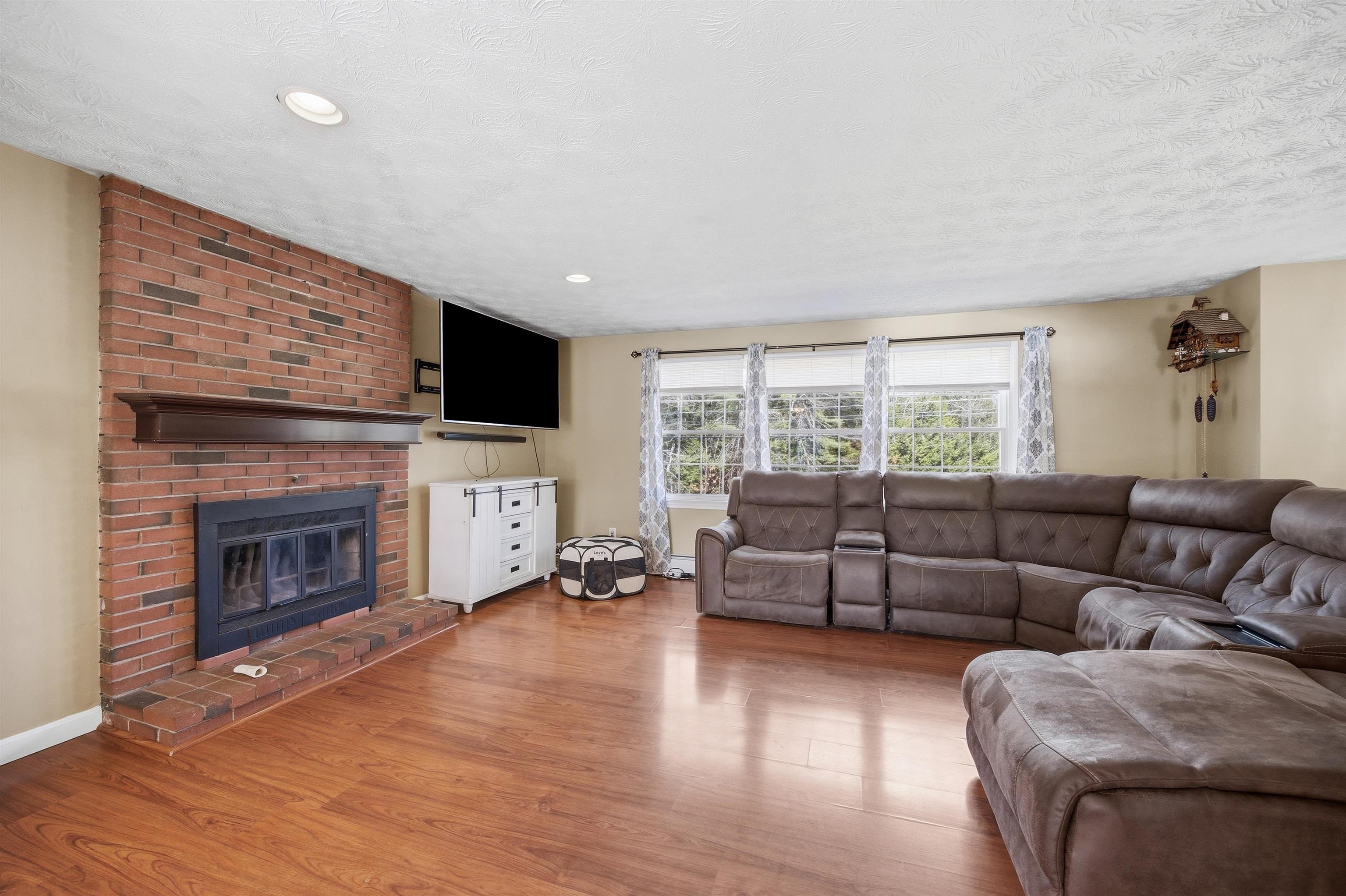 38 Vernon Ave, Rochester, NH 03867