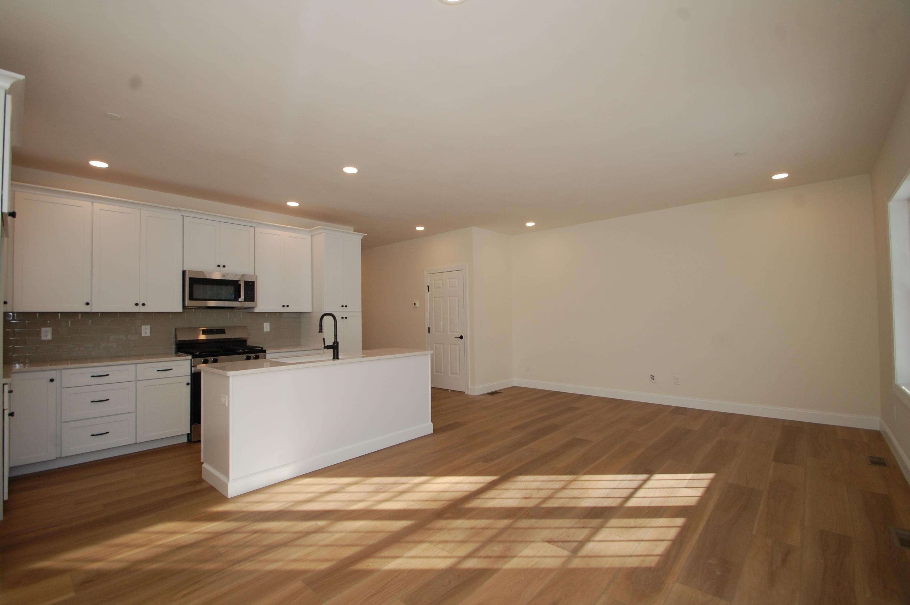 7A Dearborn Cir, Goffstown, NH 03045