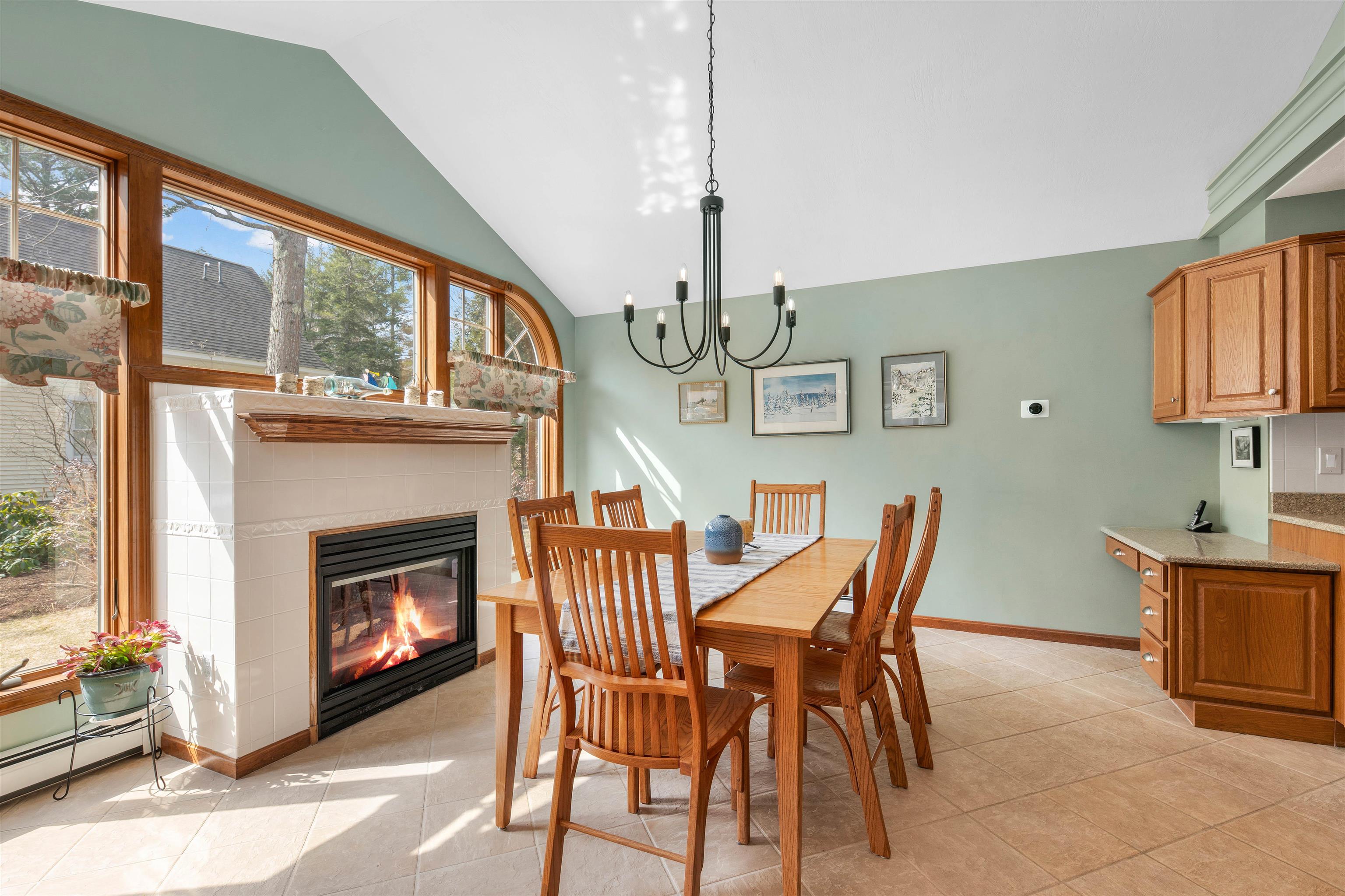 18 Falcon Way, Hales Location, NH 03860