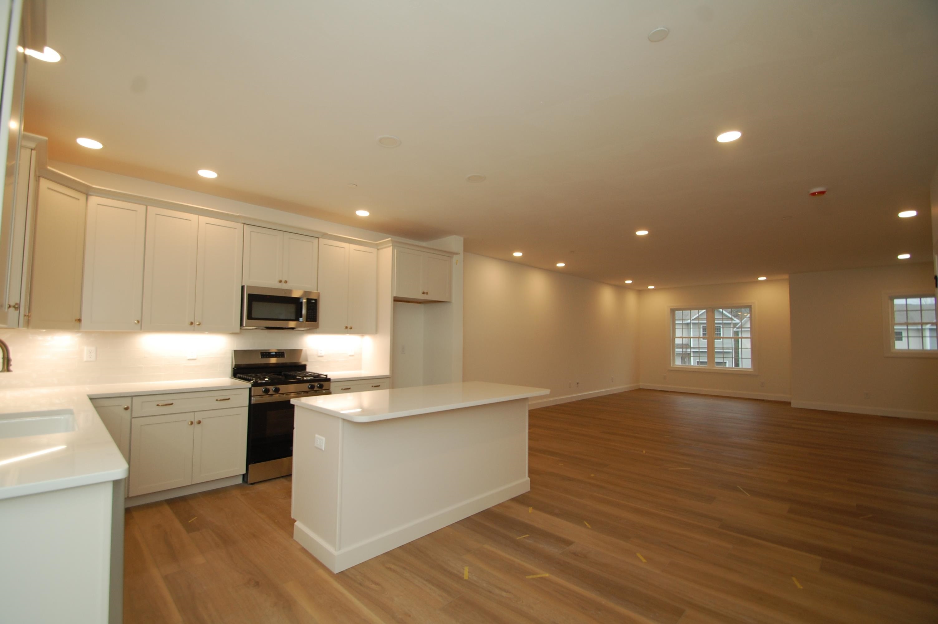 6B Dearborn Cir, Goffstown, NH 03045