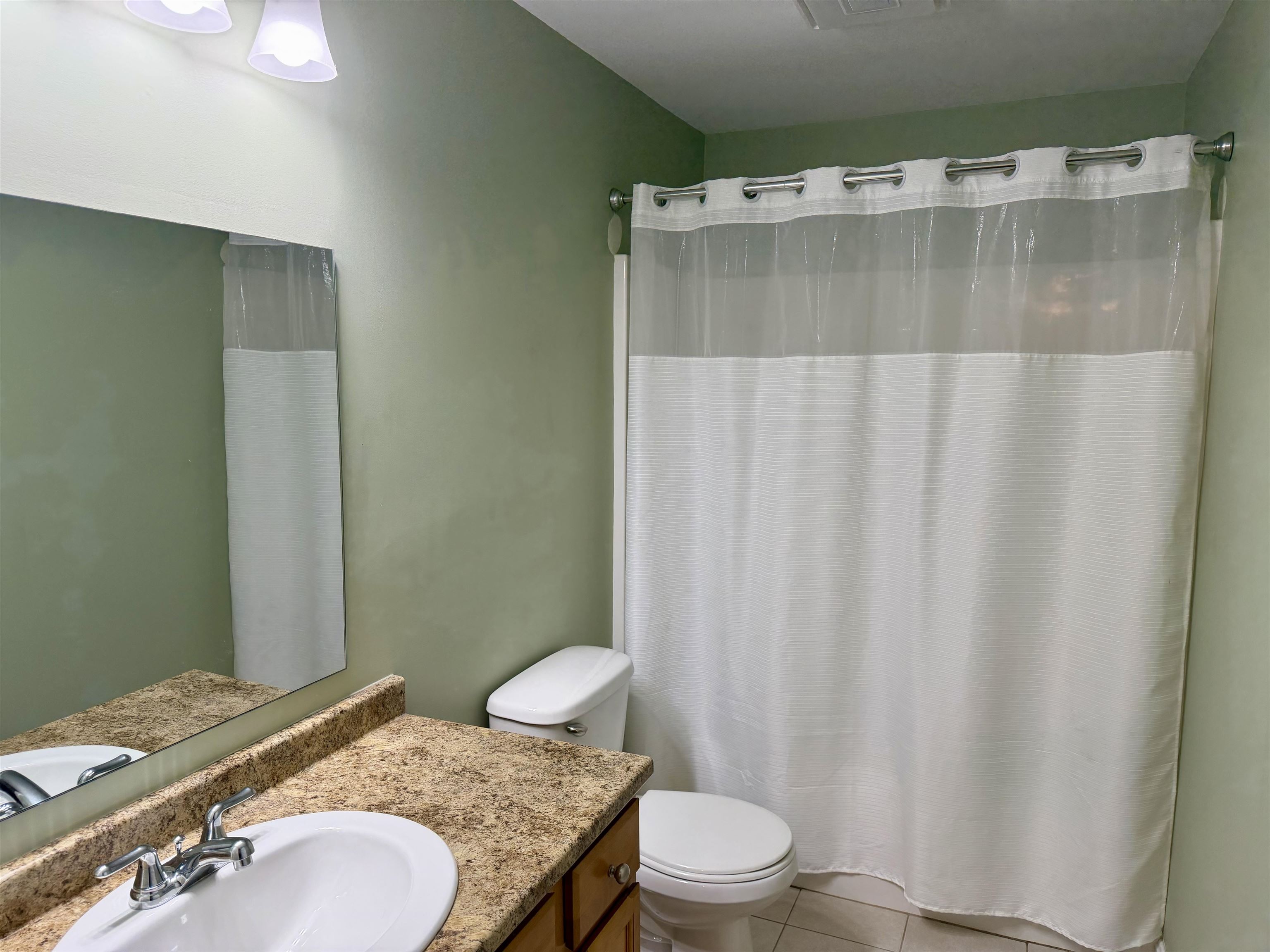 138 Exeter Rd, Epping, NH 03042