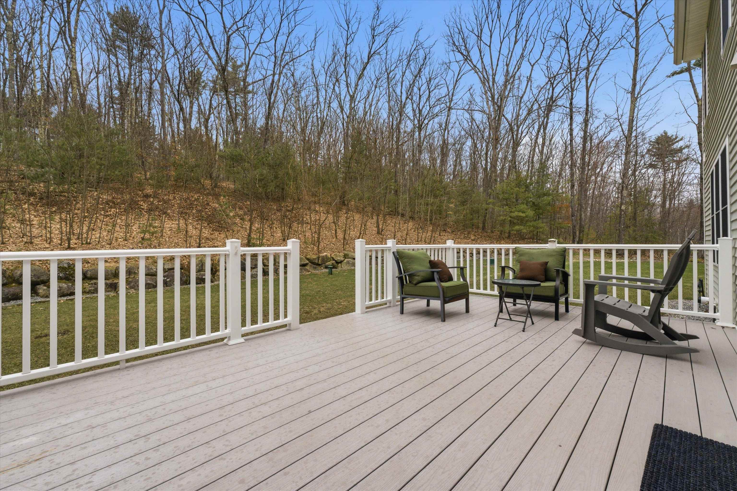 33 Elva Dr, Goffstown, NH 03045