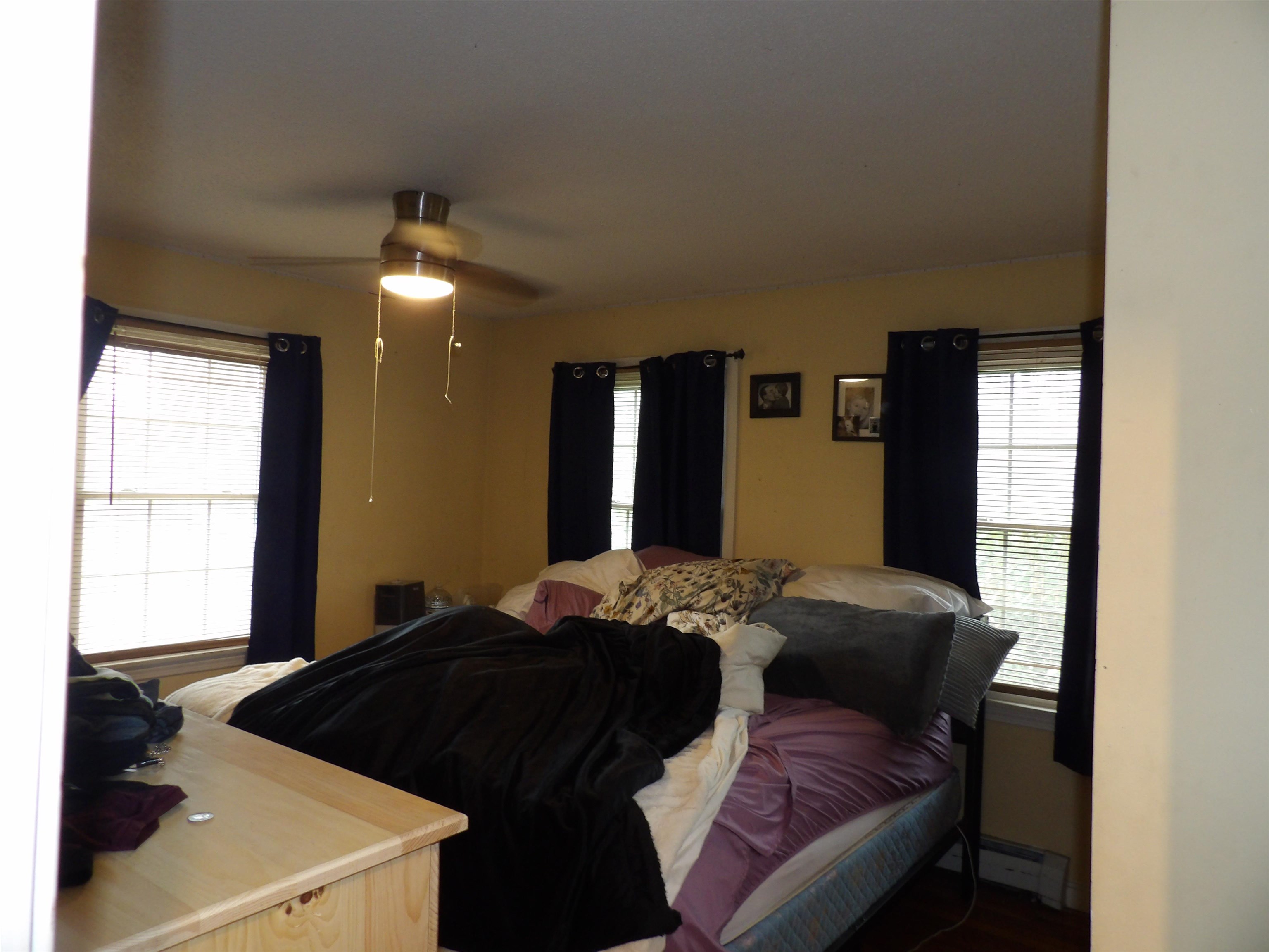 1st floor Bedroom #1 25074758