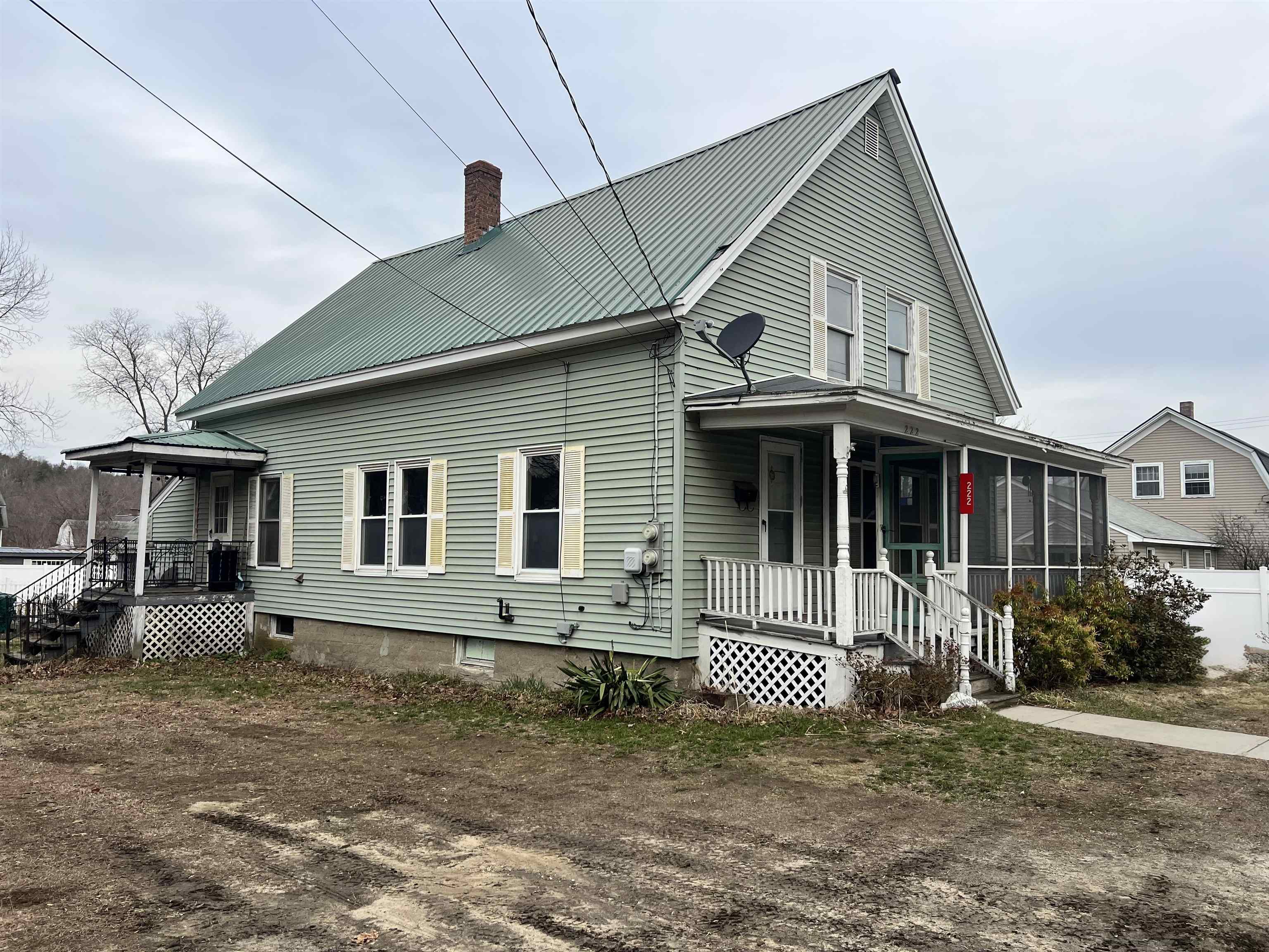 222 N Main St, Newport, NH 03773