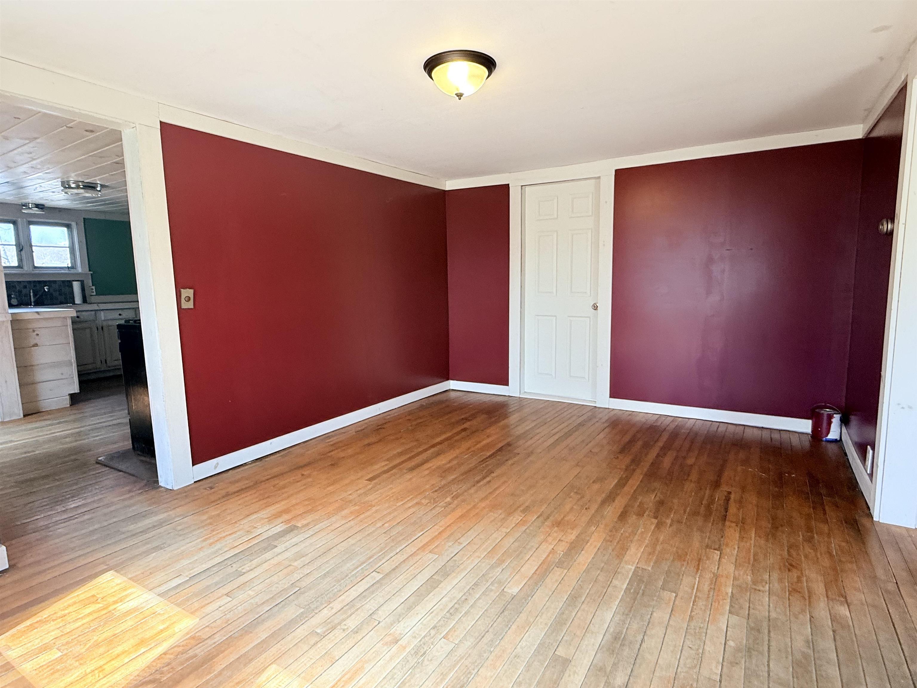 222 N Main St, Newport, NH 03773