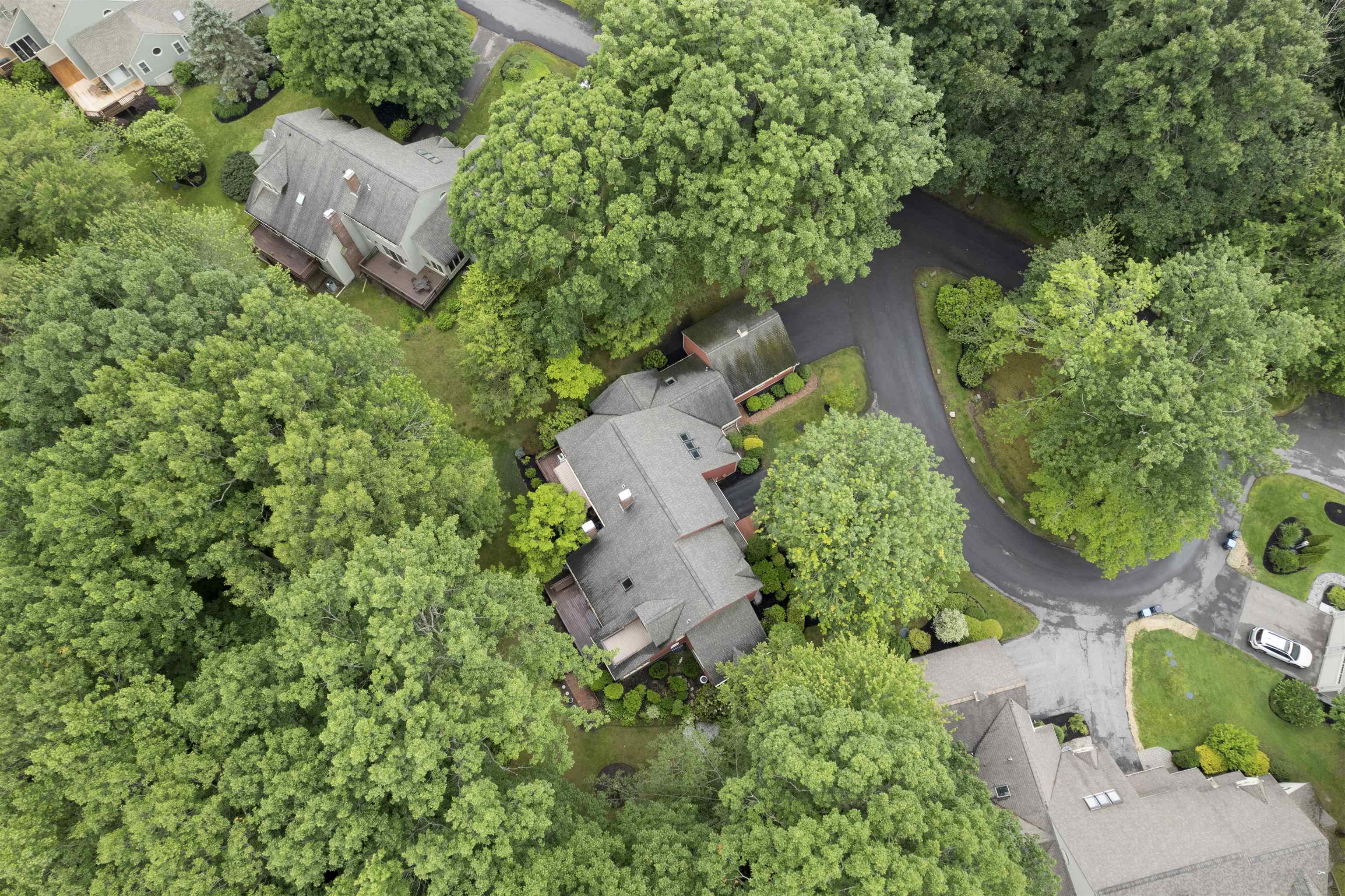 60 Peninsula Dr, Stratham, NH 03885