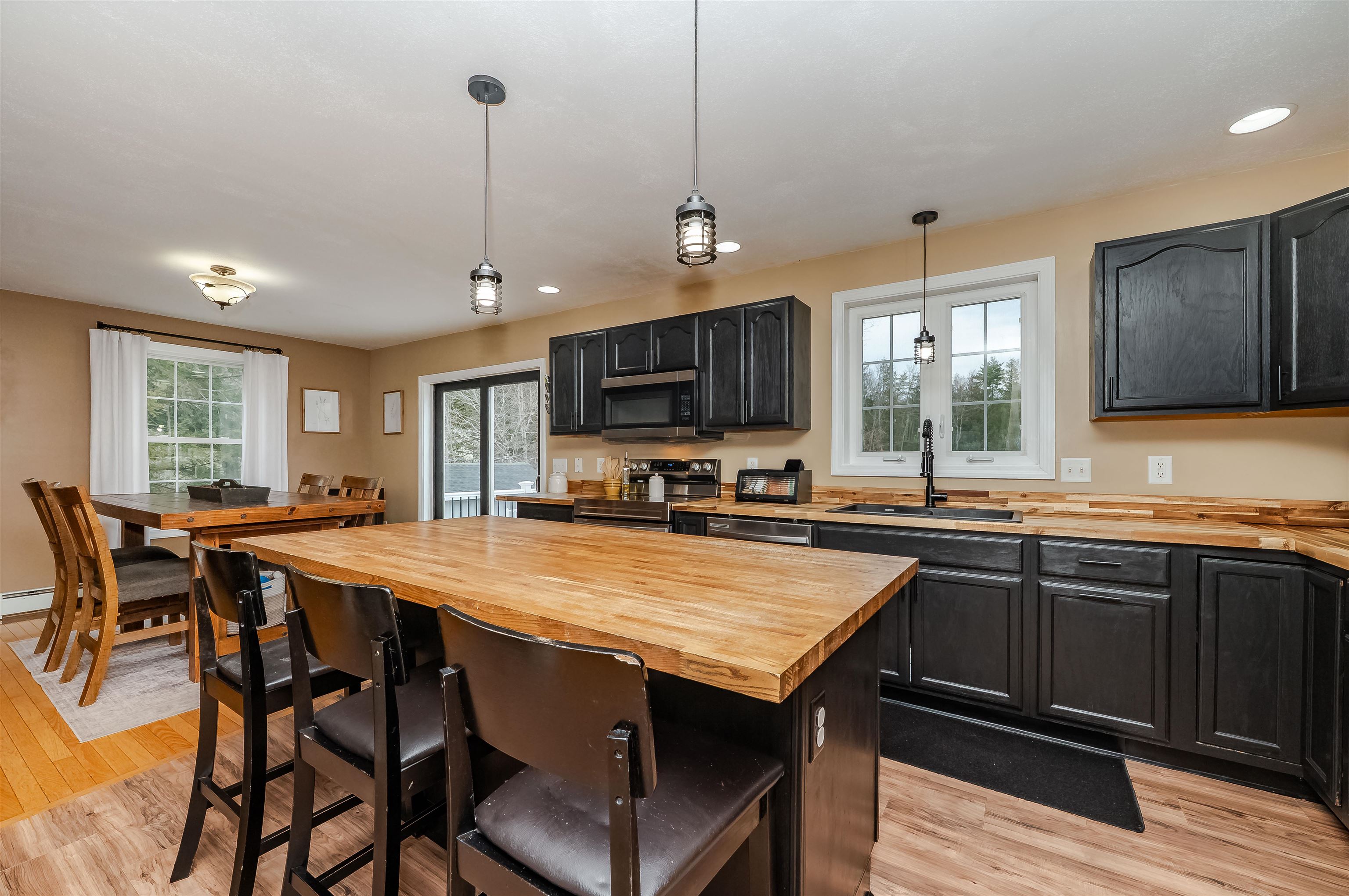 45 Cherub Dr, Farmington, NH 03835