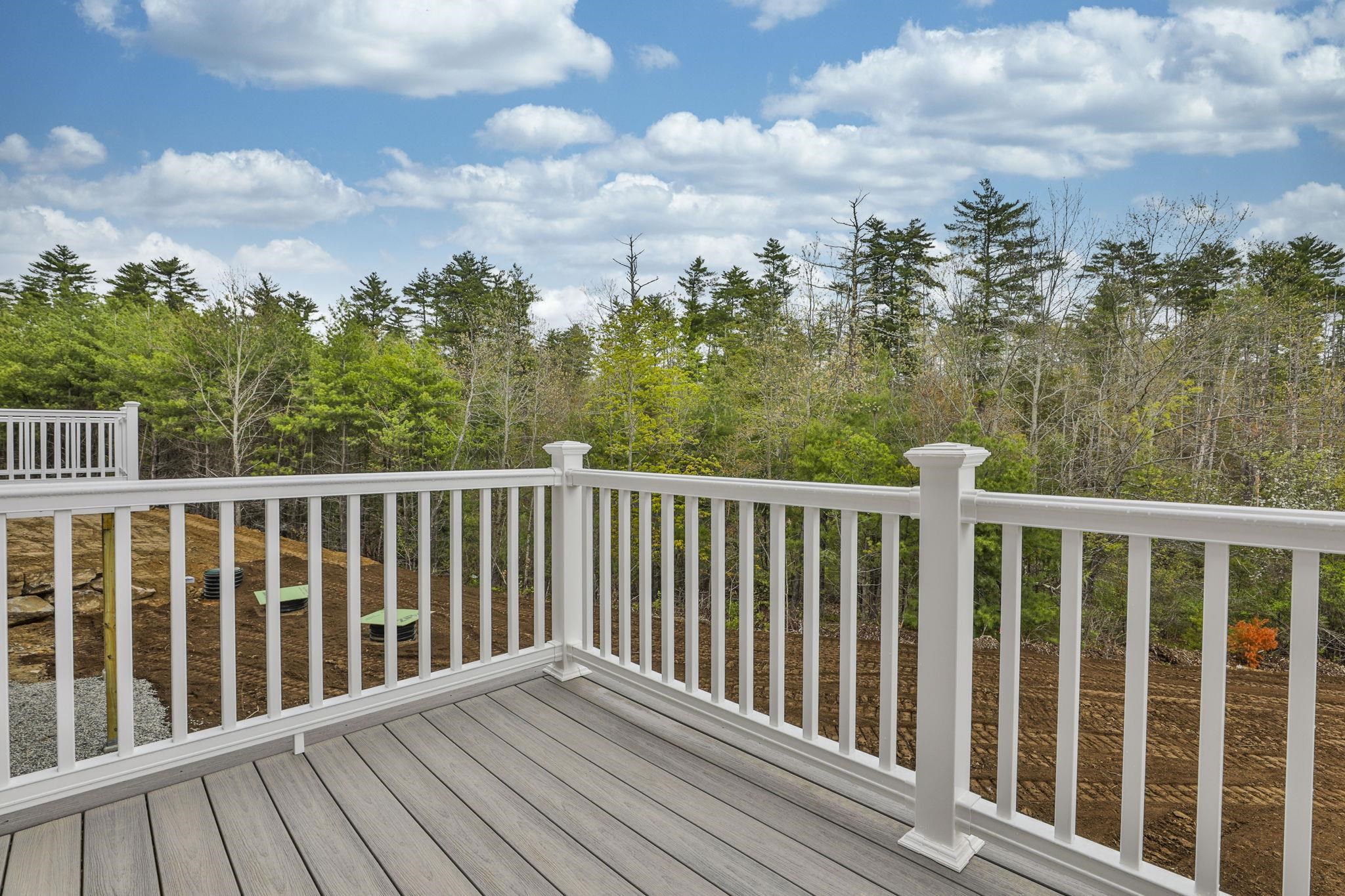 73 Crestview Way, Raymond, NH 03077