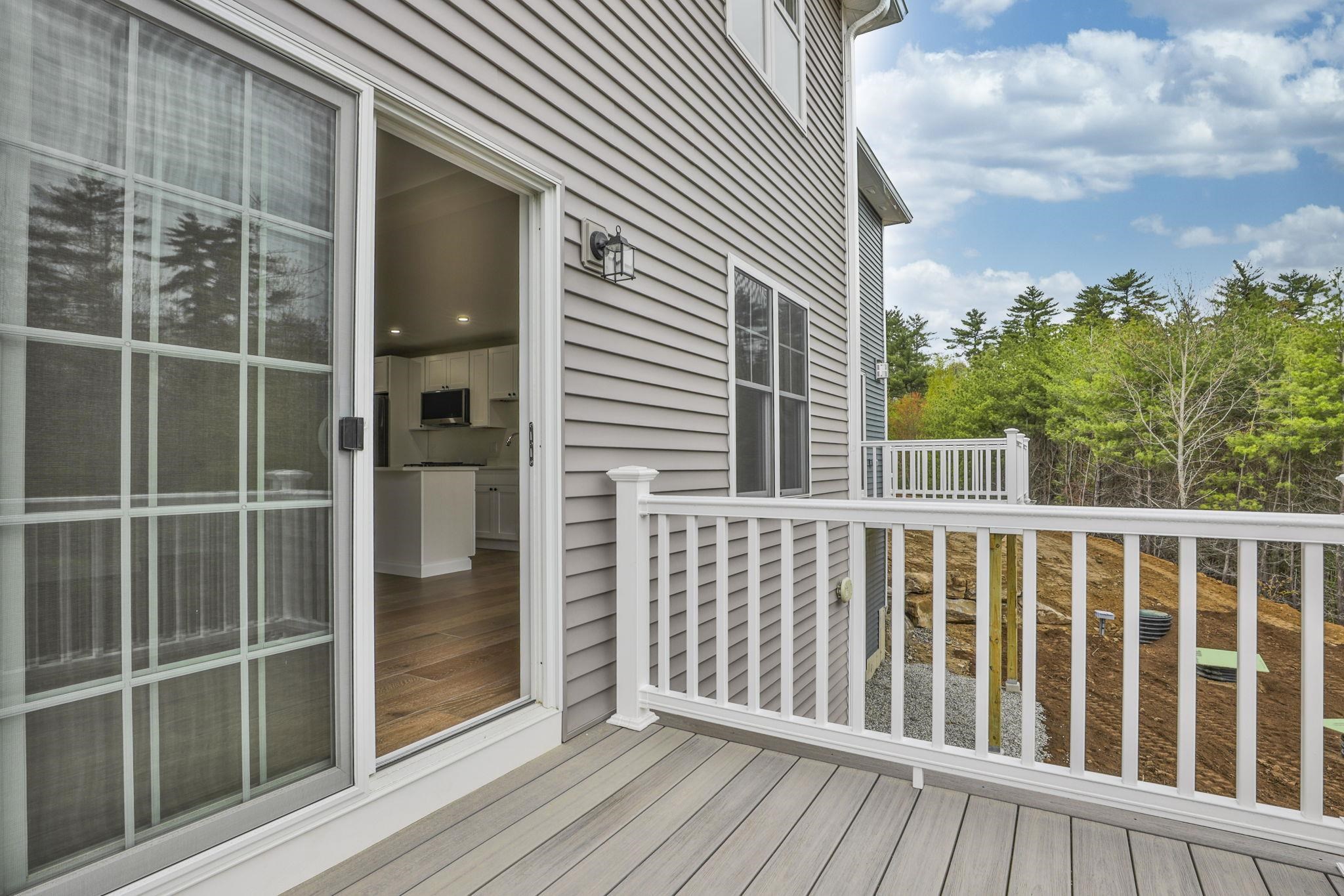 73 Crestview Way, Raymond, NH 03077