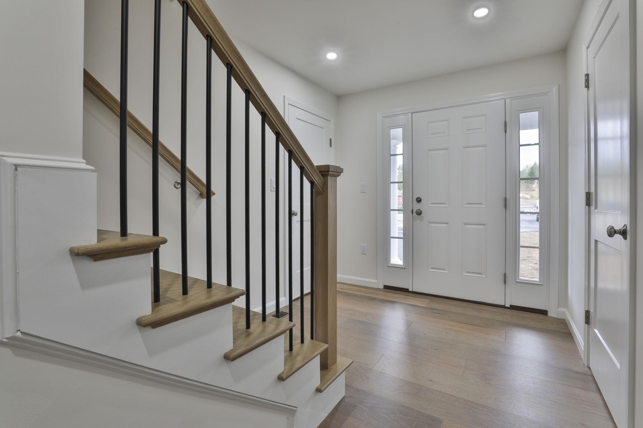 73 Crestview Way, Raymond, NH 03077