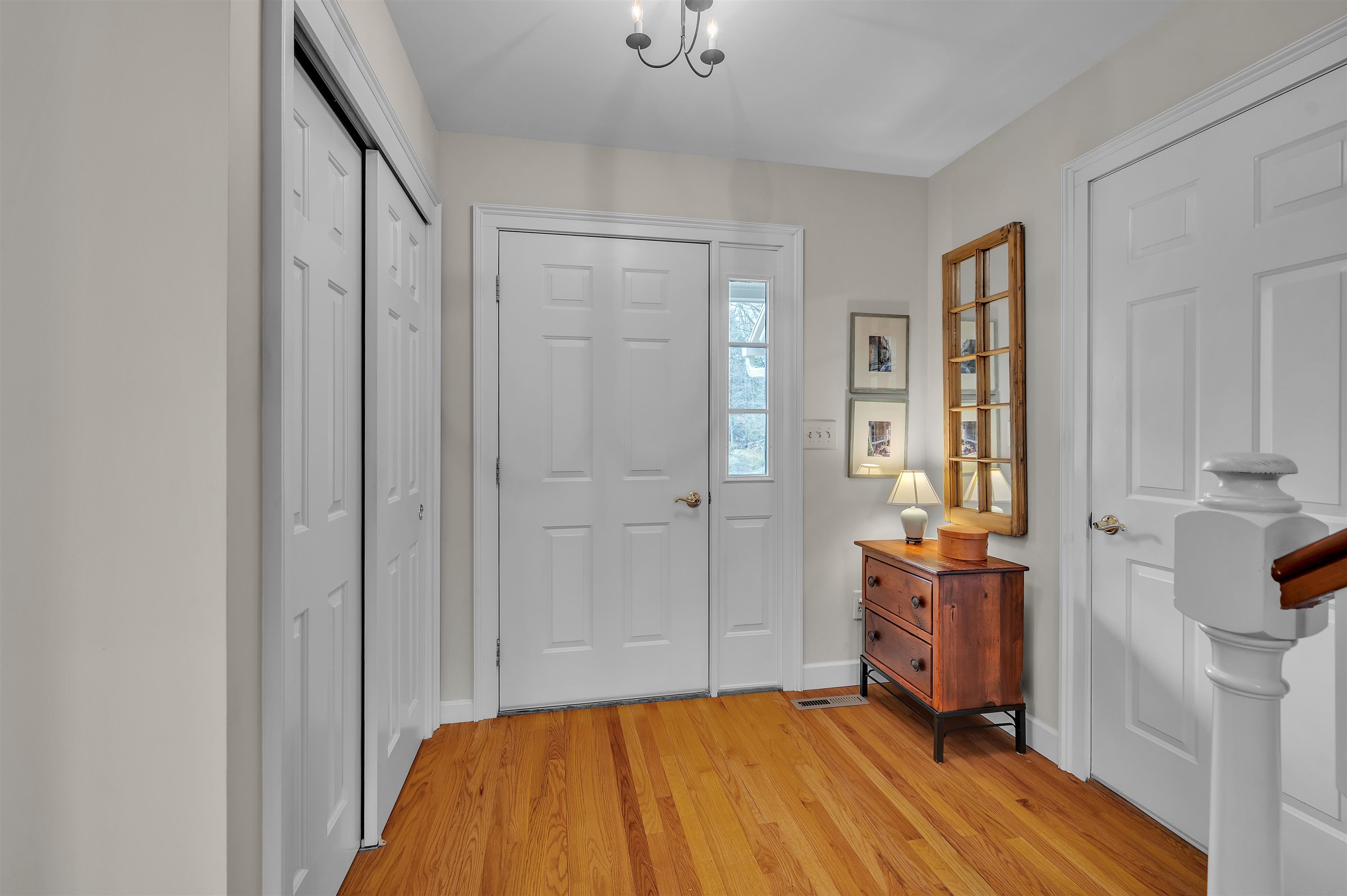 56 Peninsula Dr, Stratham, NH 03885