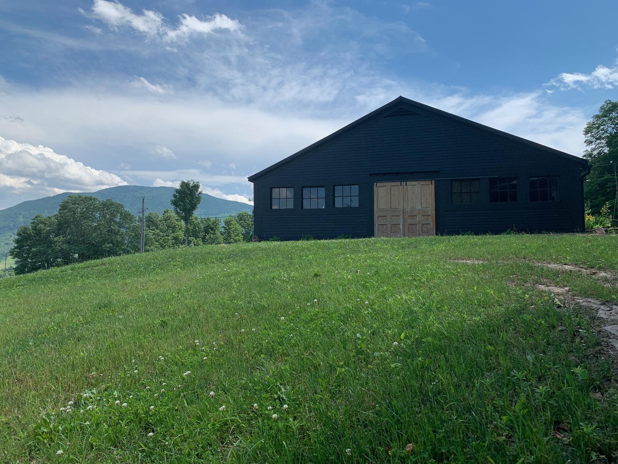 The barn offers 3600 sq ft of space, endless possibilities! 24814859