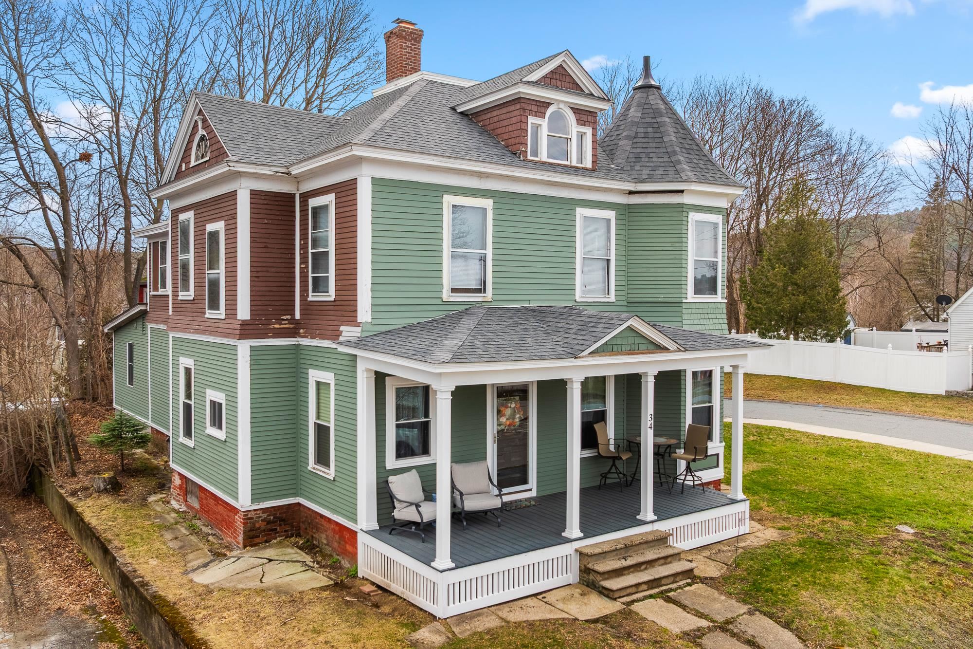 34 High St, Claremont, NH 03743