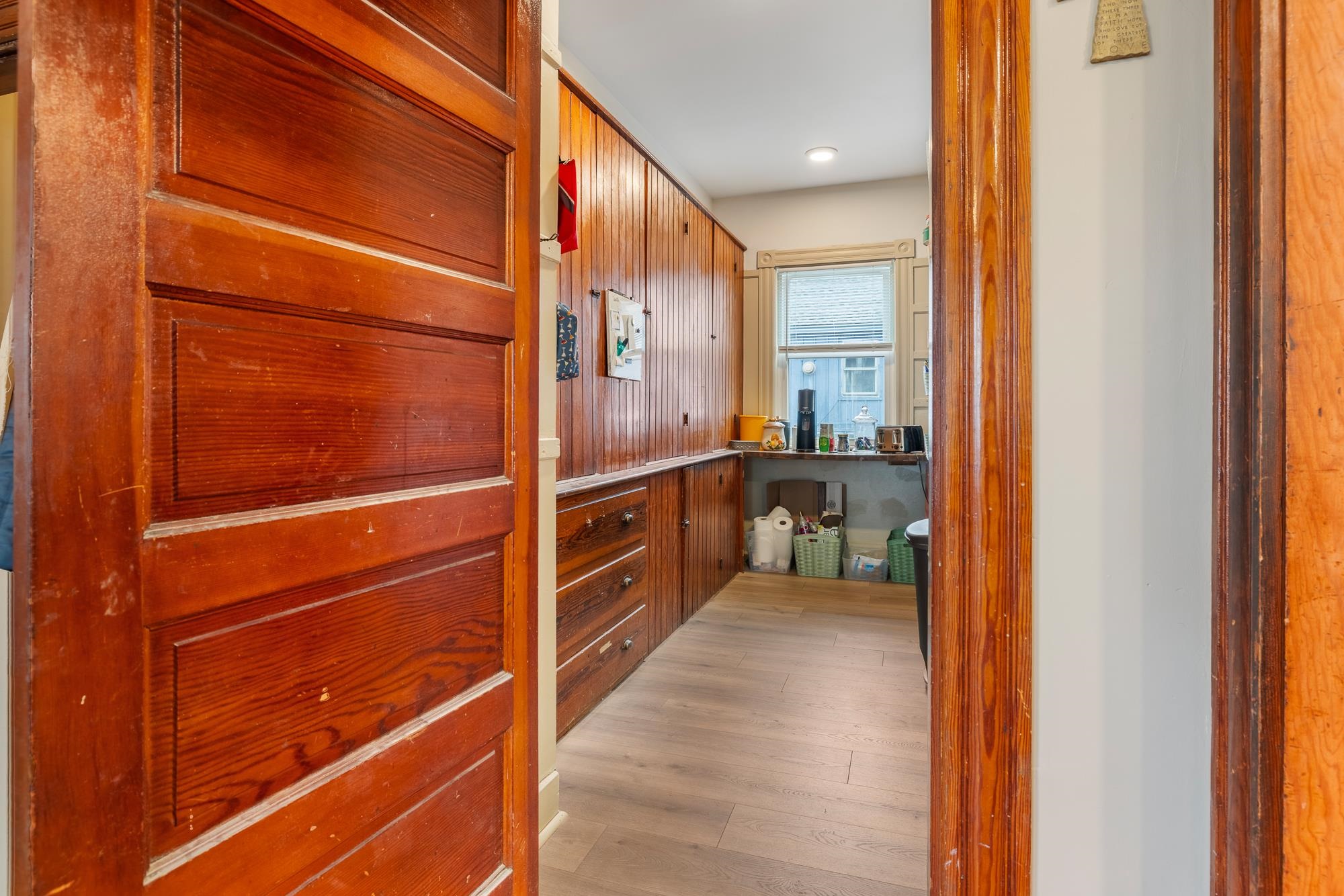 Butlers Pantry 25025257