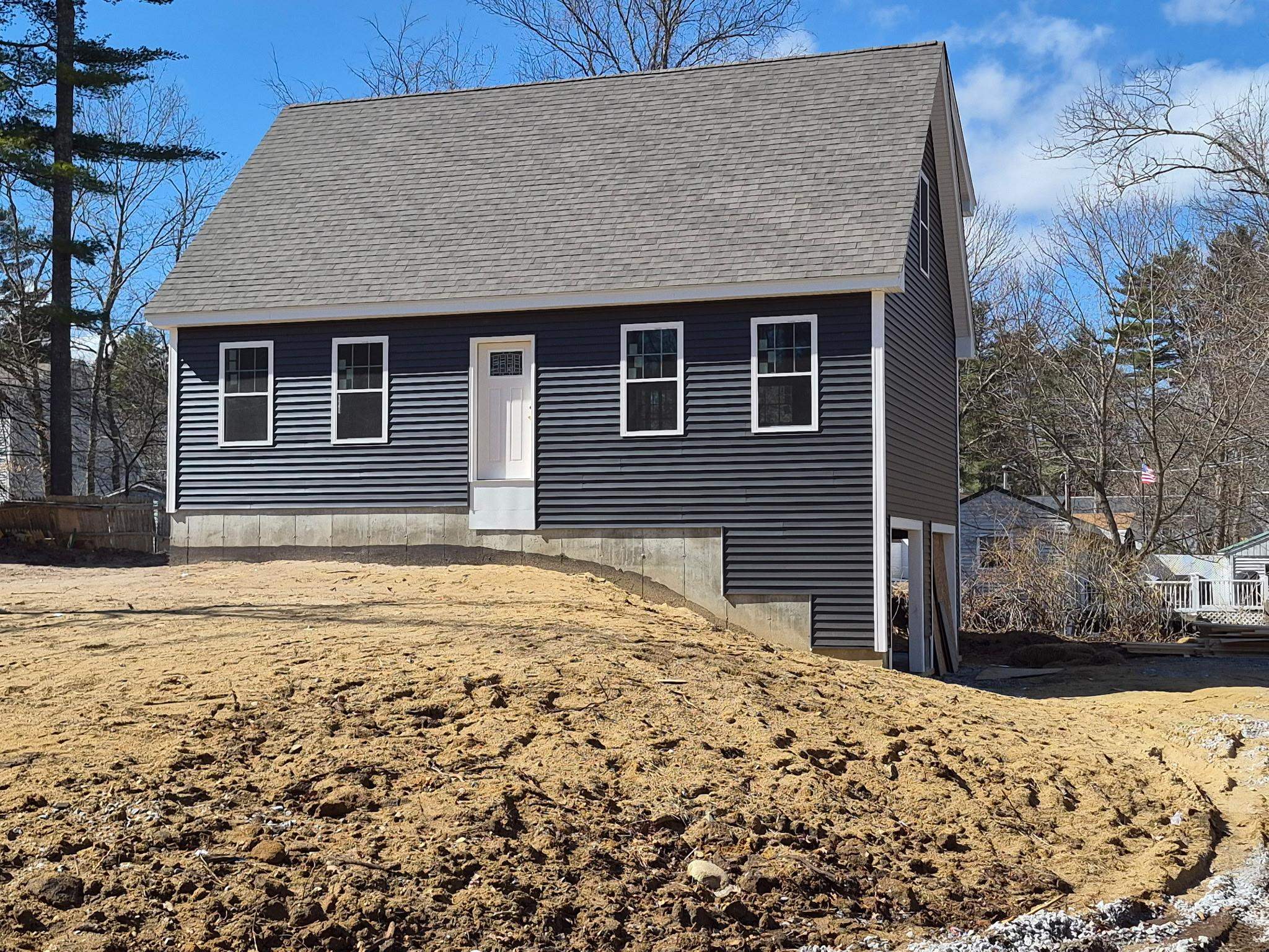 10 Phyllis Ave, Raymond, NH 03077