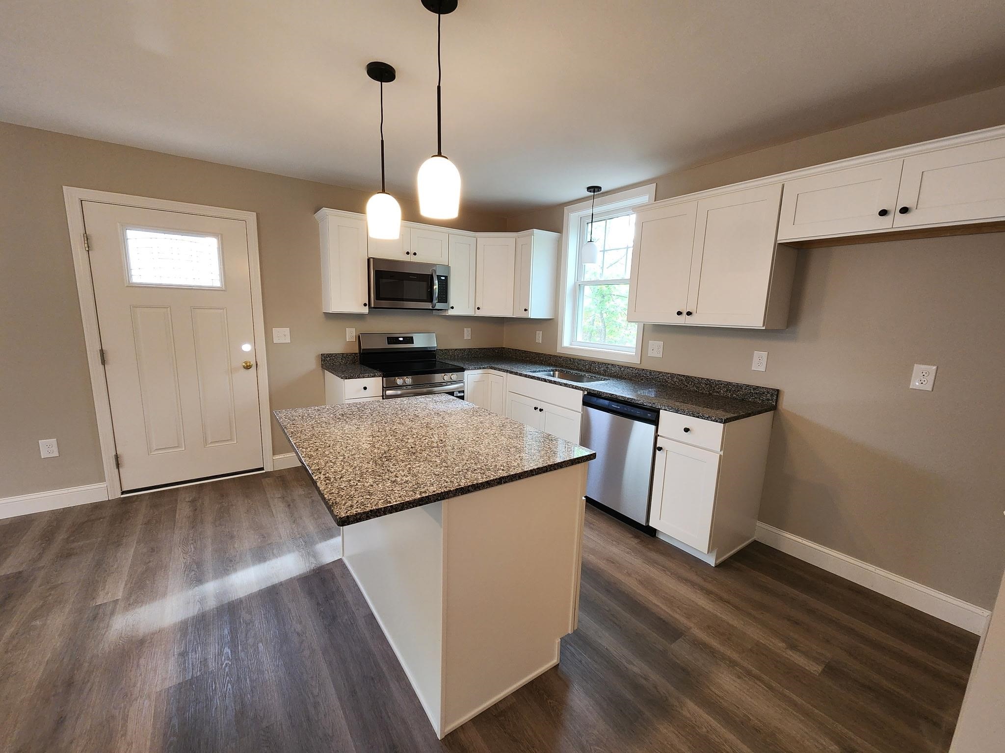 10 Phyllis Ave, Raymond, NH 03077