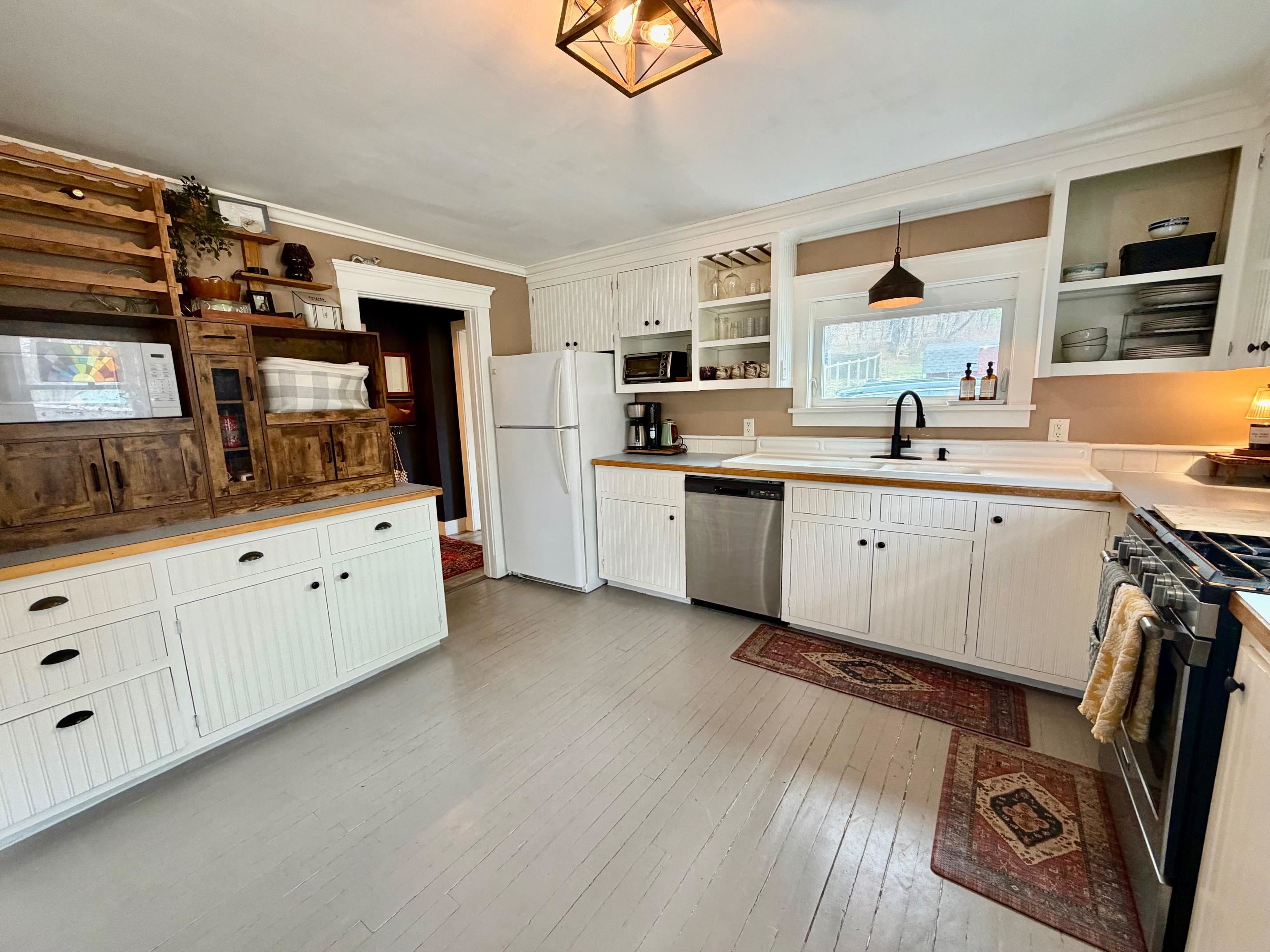 1700 Cadys Falls Road — 4