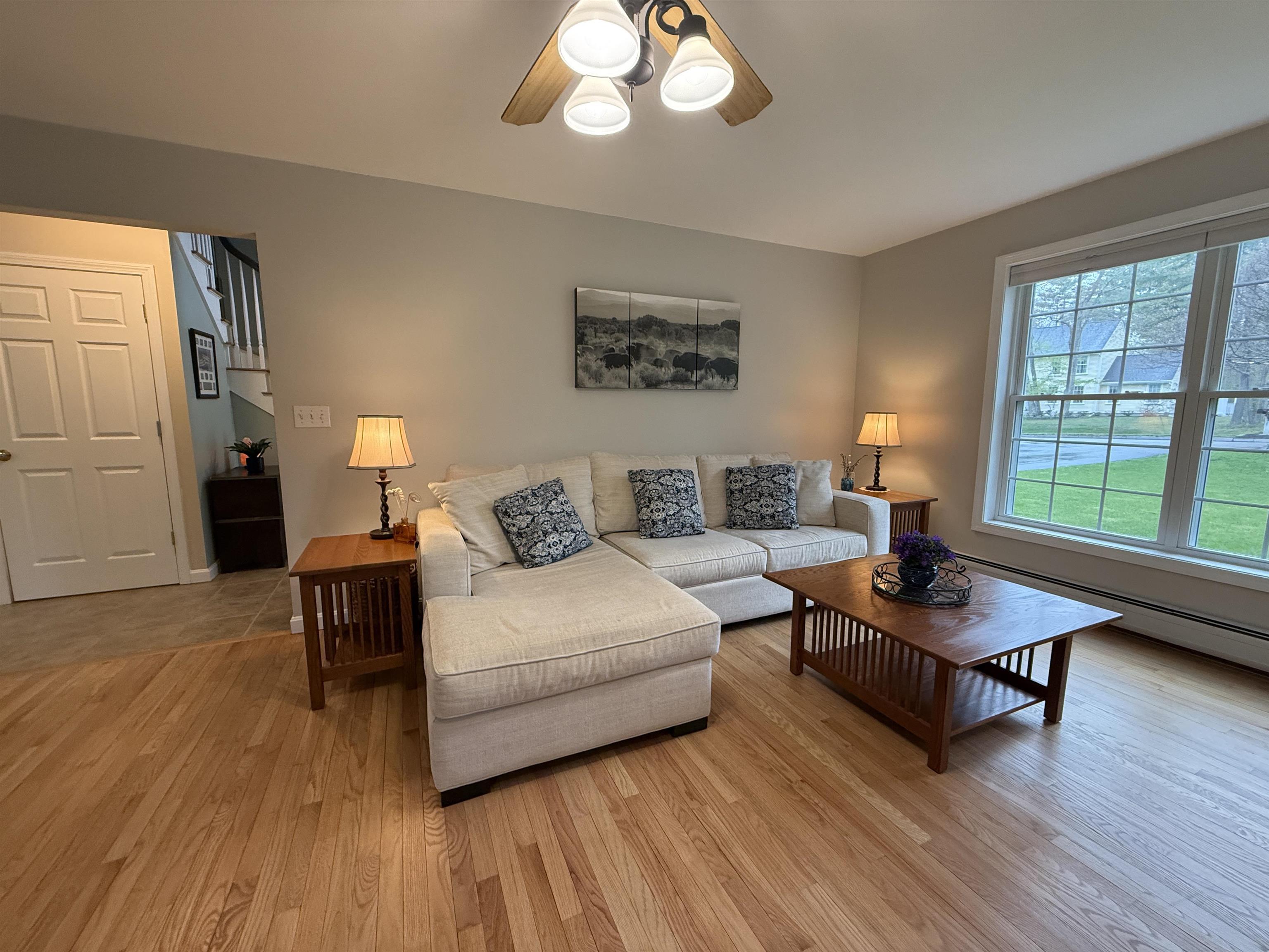 28 Fieldstone Dr, Dover, NH 03820