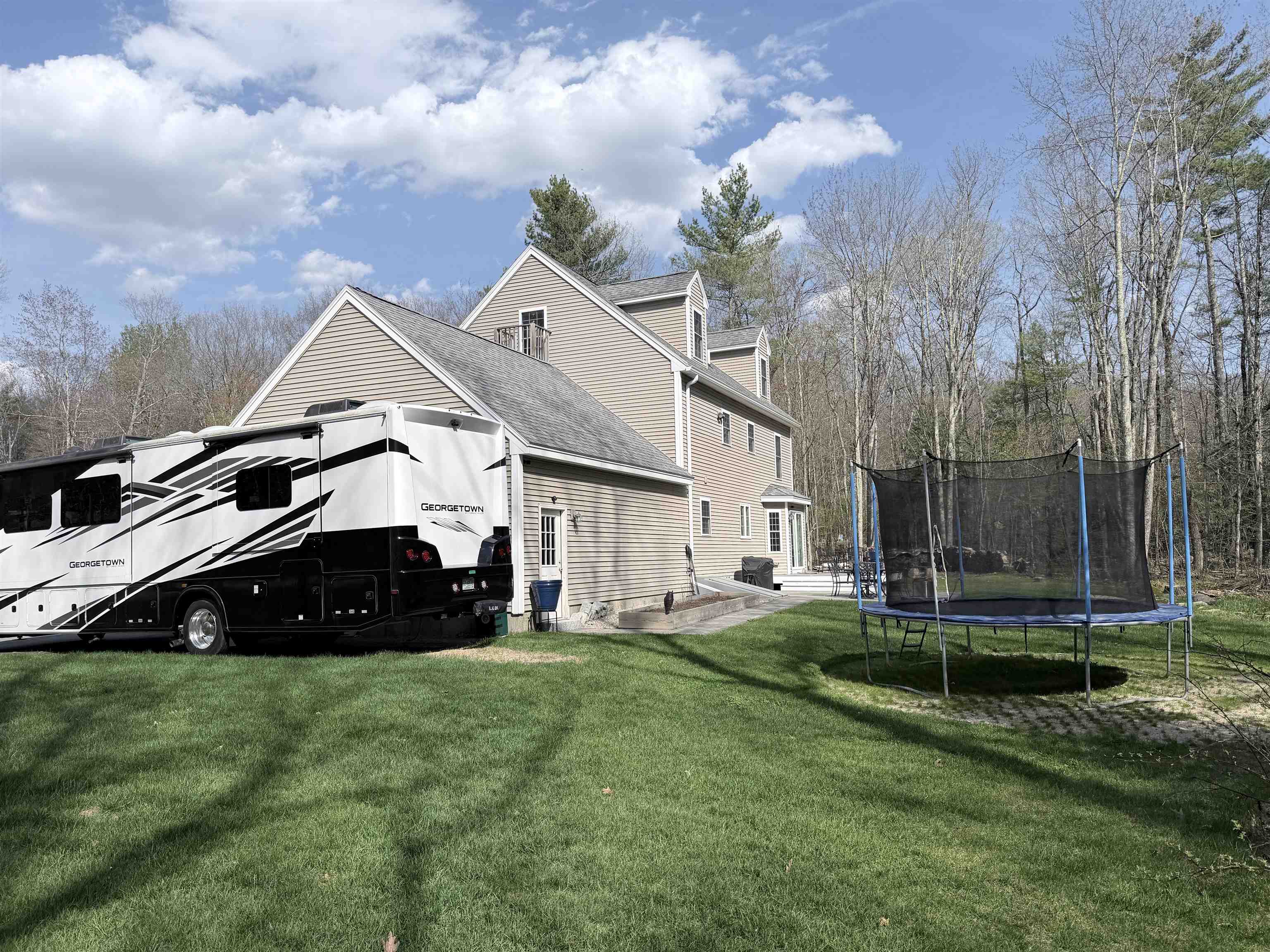 28 Fieldstone Dr, Dover, NH 03820