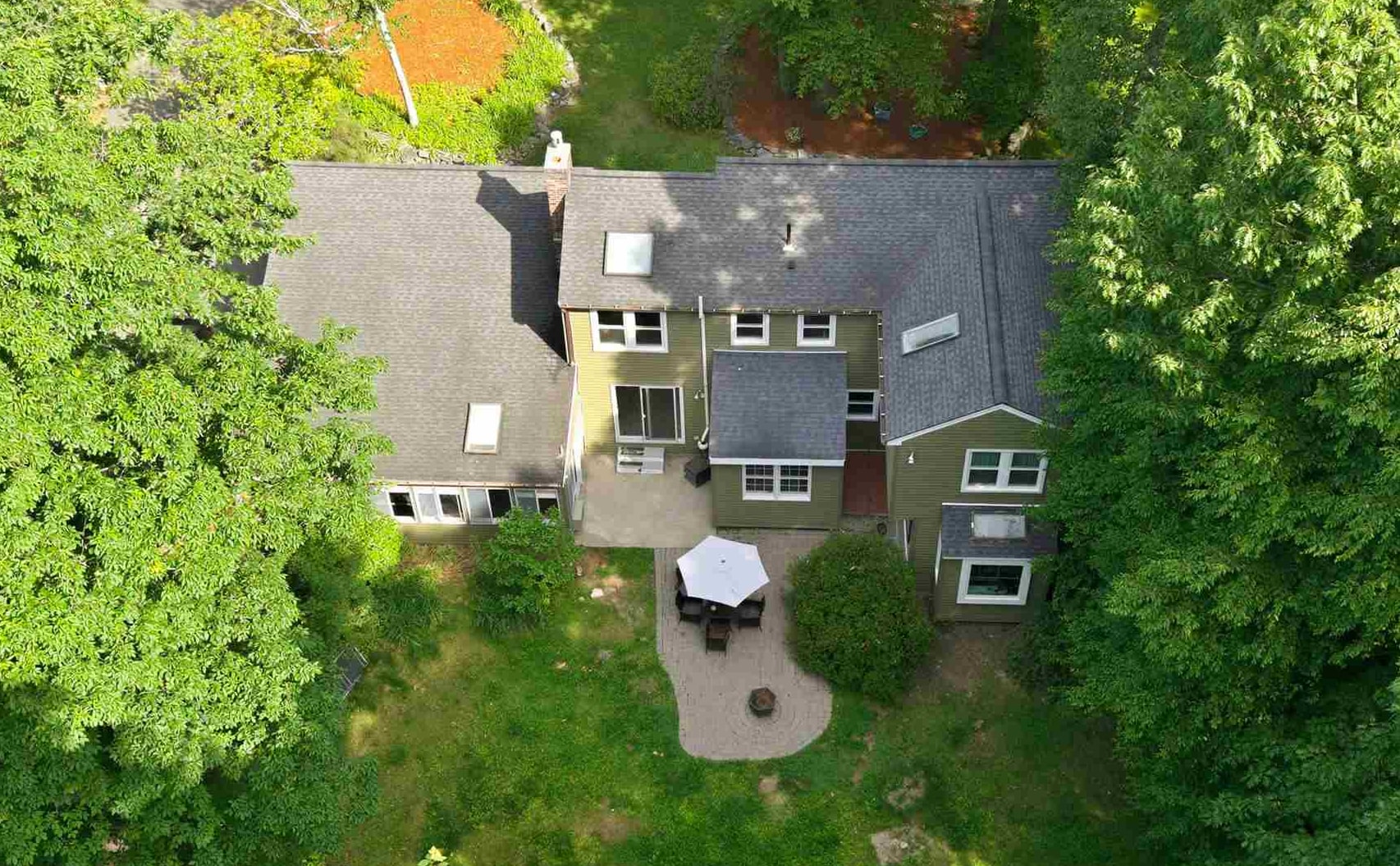 3rd image of 26 Wedgewood Dr, Londonderry, NH 03053 | MLS# 5083727