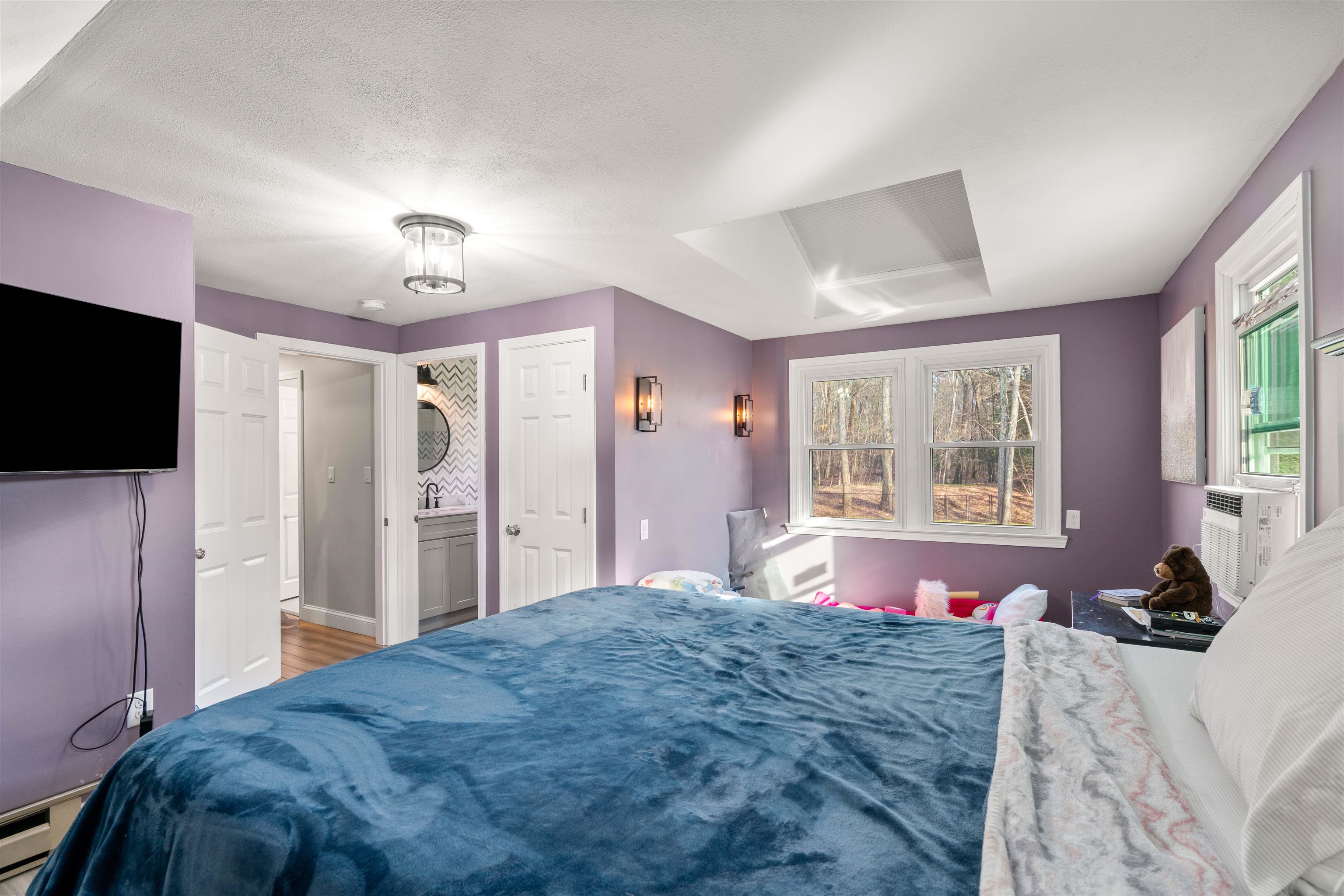 26 Wedgewood Dr, Londonderry, NH 03053