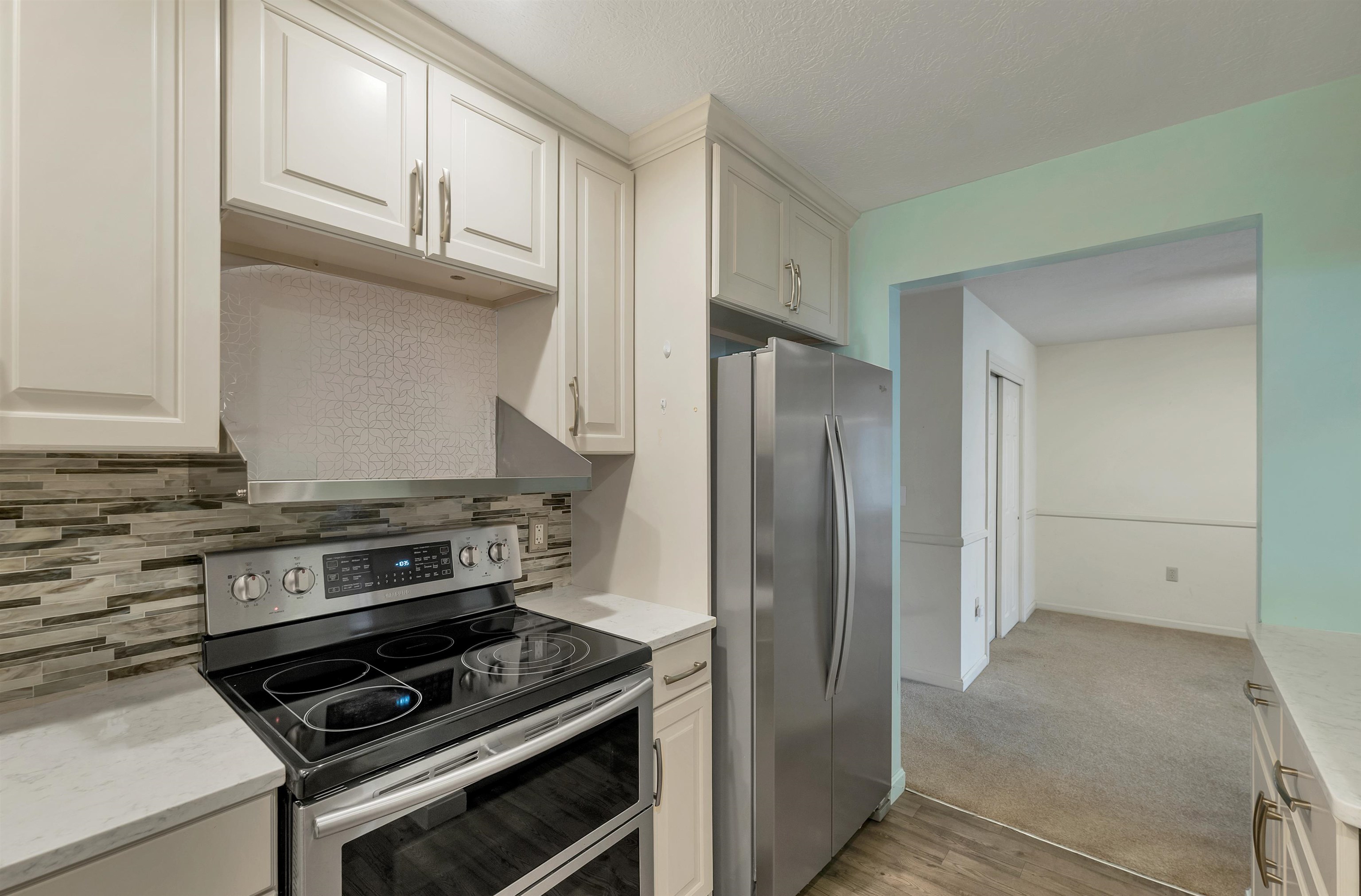 Double oven and french door refrigerator