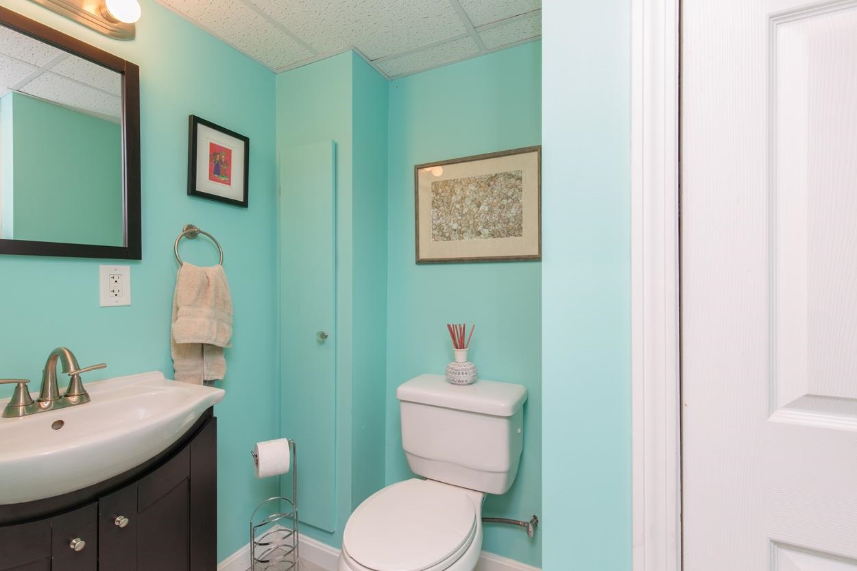 Updated Half bath 25011000