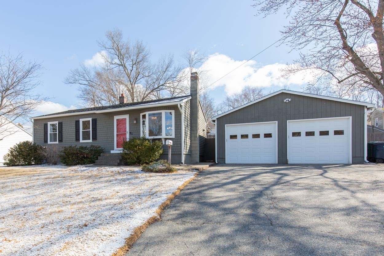 2 Car Detached Garage 25010917