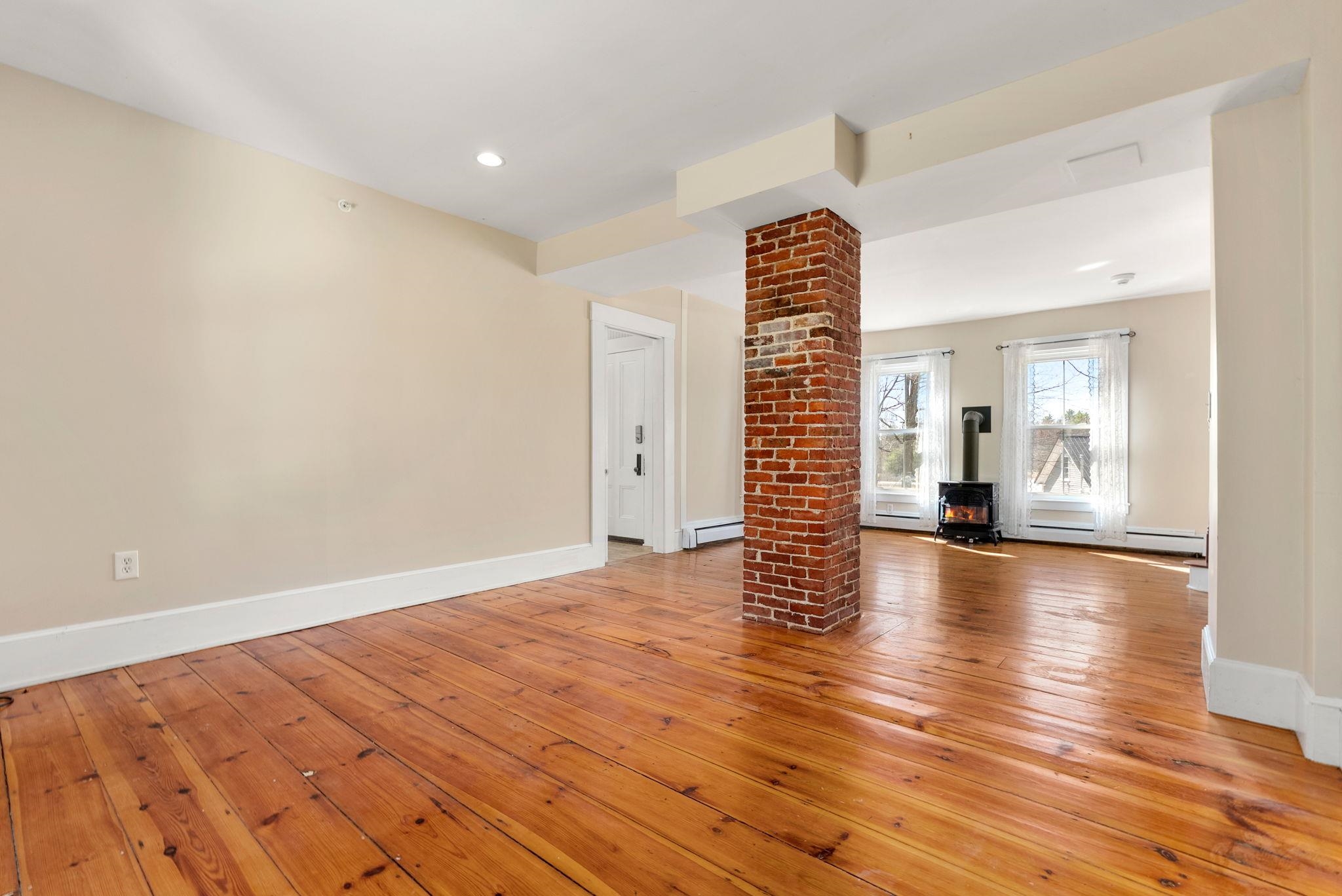 67 Demeritt Ave, Lee, NH 03861