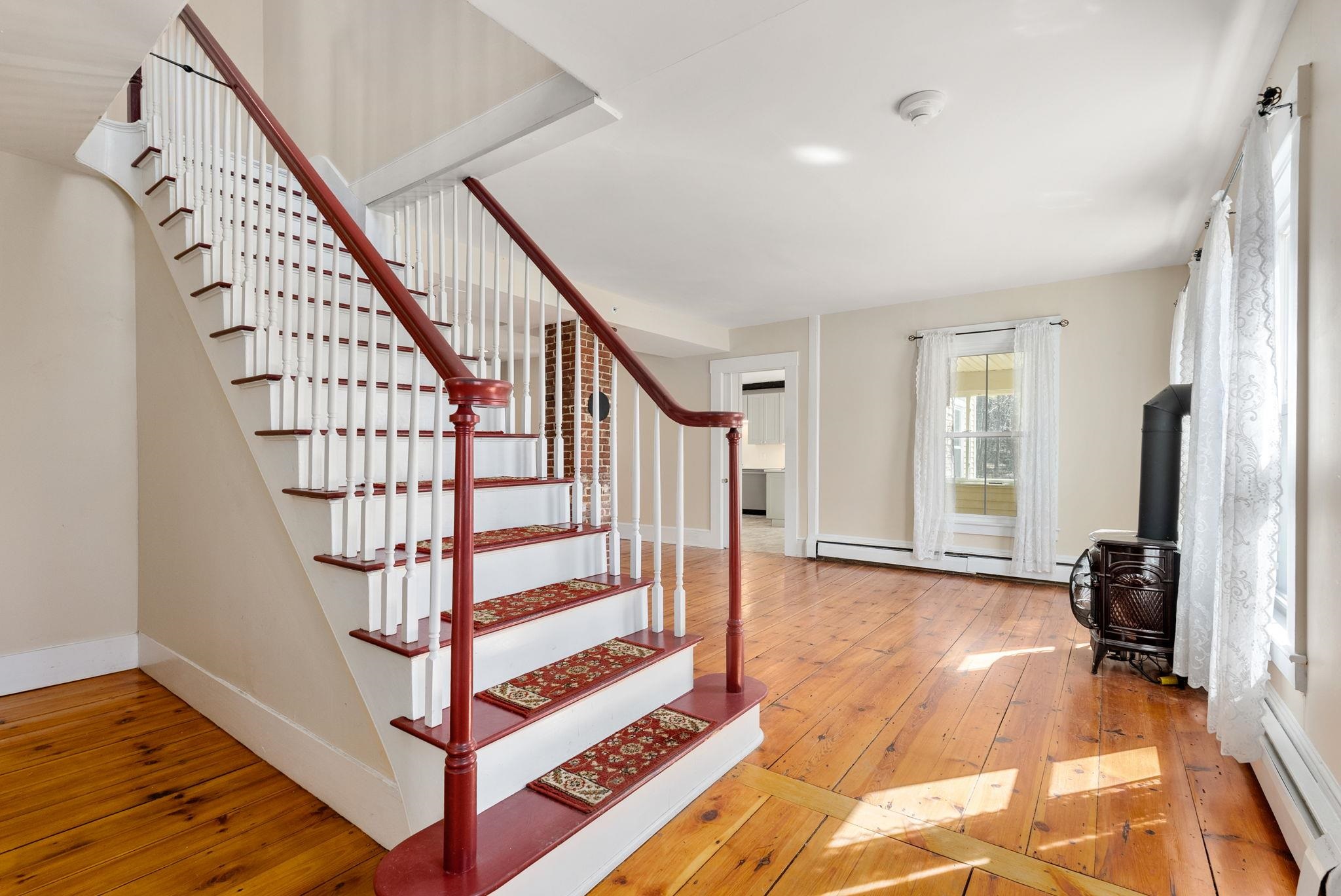 67 Demeritt Ave, Lee, NH 03861