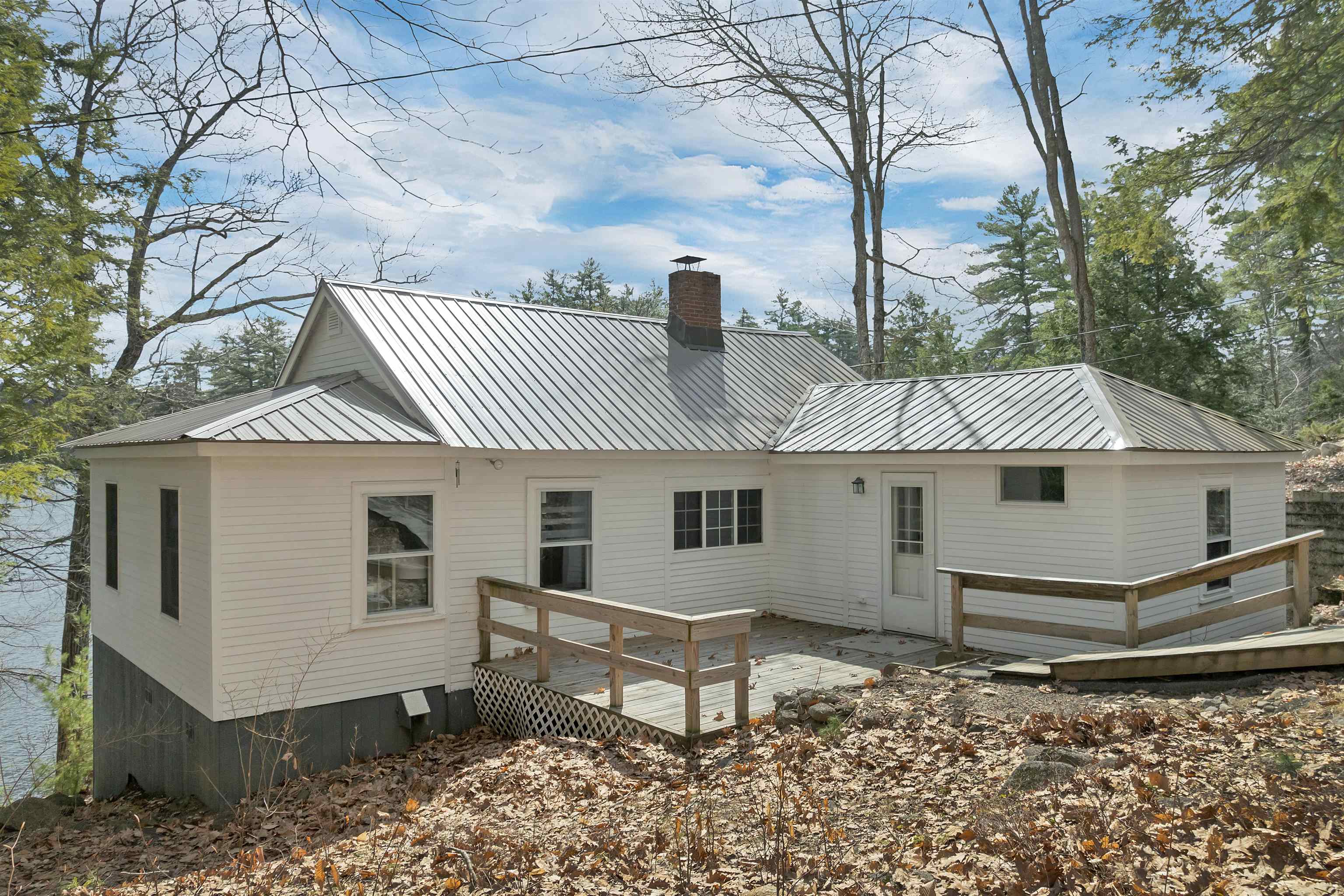 20 Boat Cove Rd, Alton, NH 03810