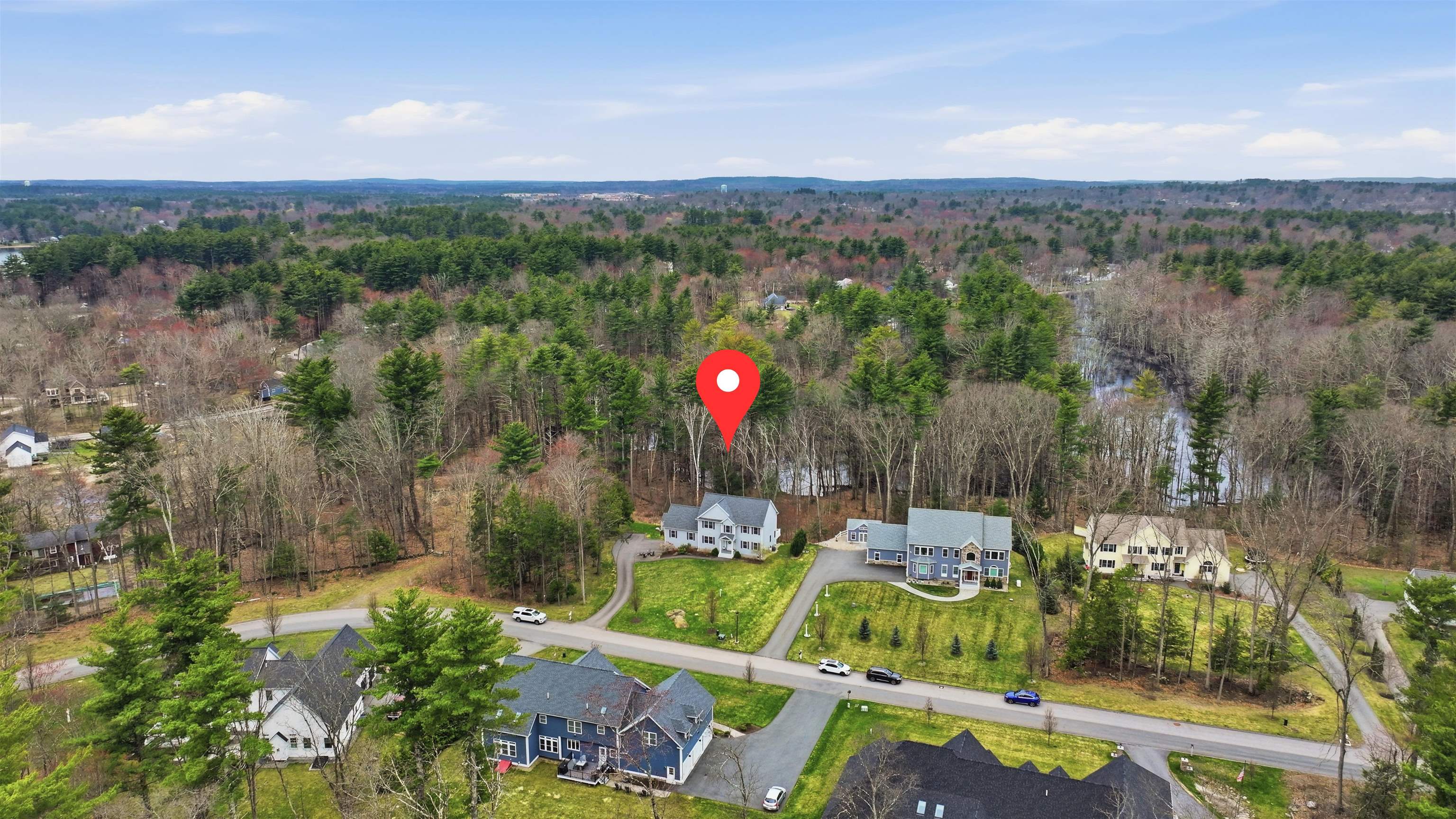 3 Hummingbird Ln, Salem, NH 03079