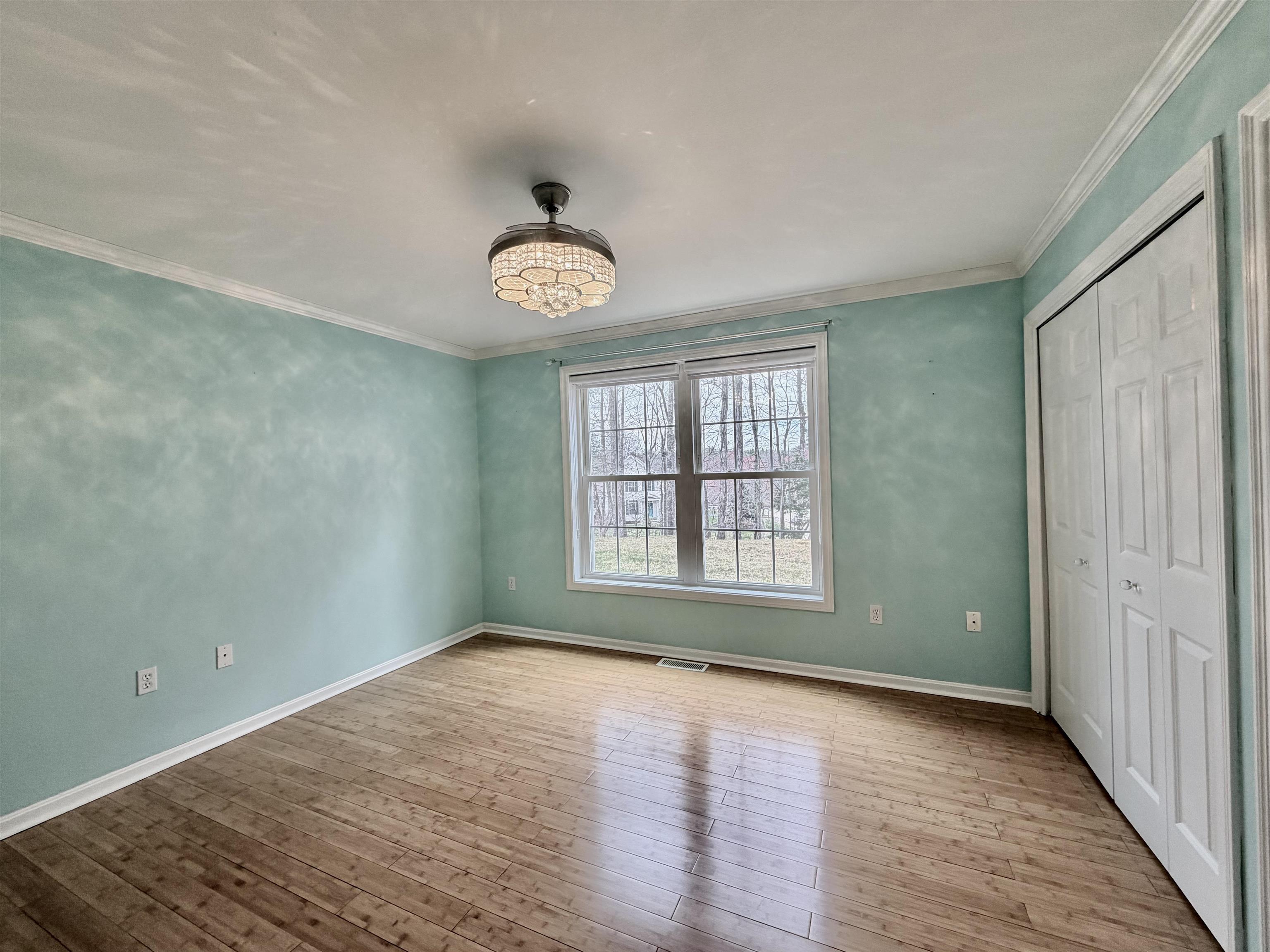 4 Prince Ln, Raymond, NH 03077