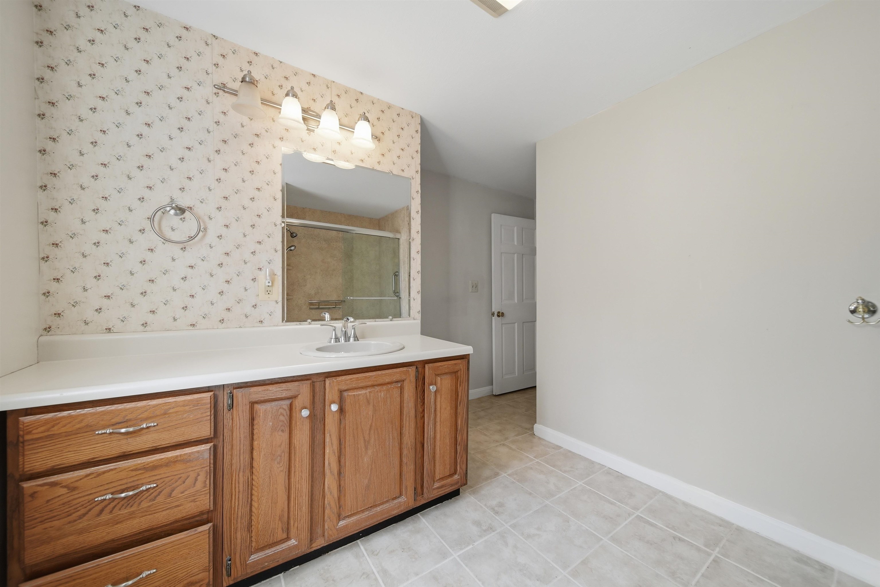 Second Floor Full Bath