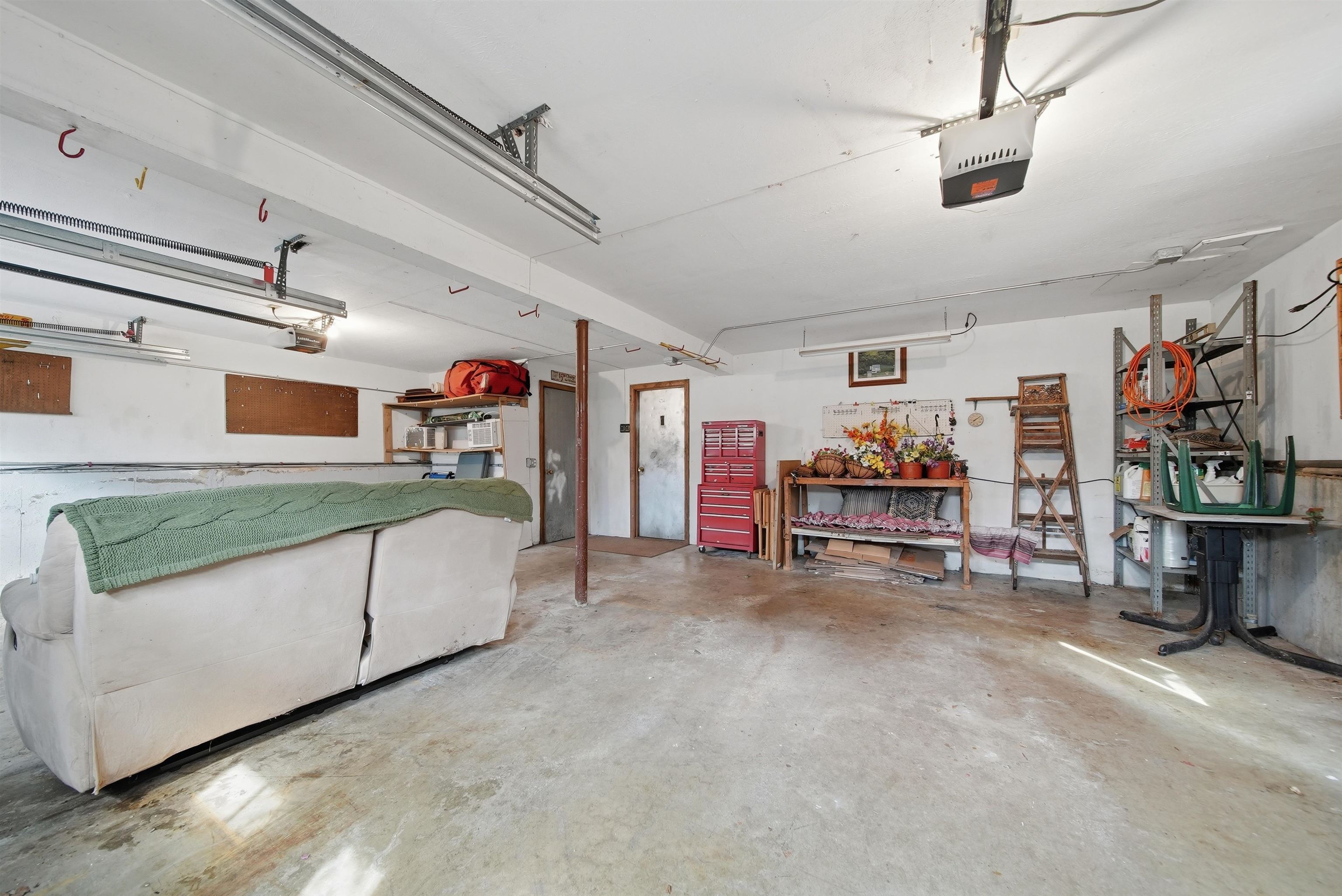 Oversized 2 Car Garage