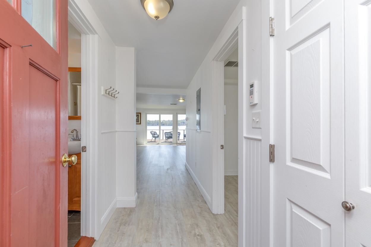 2 Charlie Ln, Deerfield, NH 03037