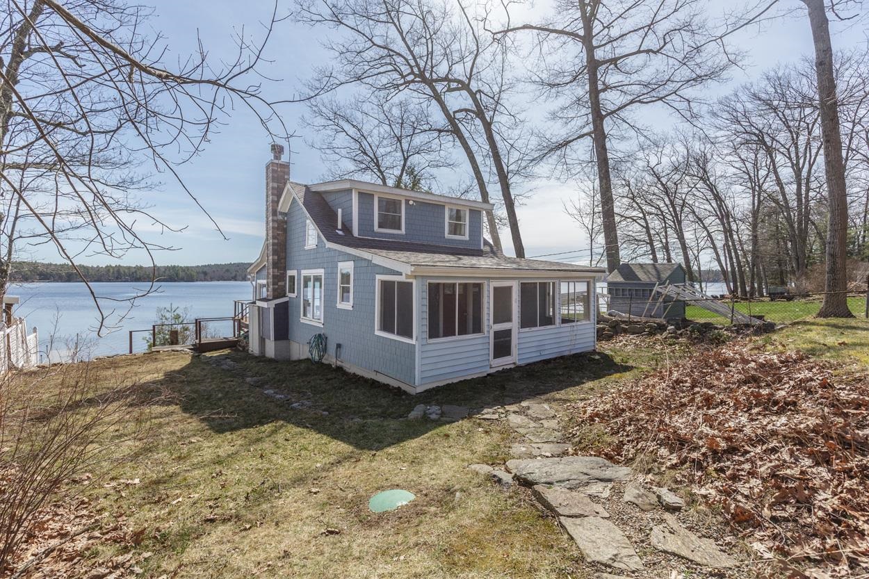 2 Charlie Ln, Deerfield, NH 03037