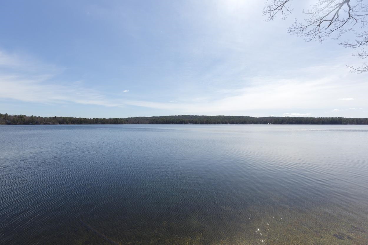 2 Charlie Ln, Deerfield, NH 03037