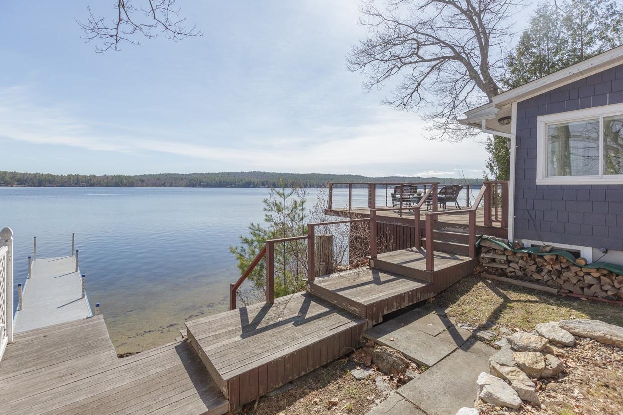 2 Charlie Ln, Deerfield, NH 03037