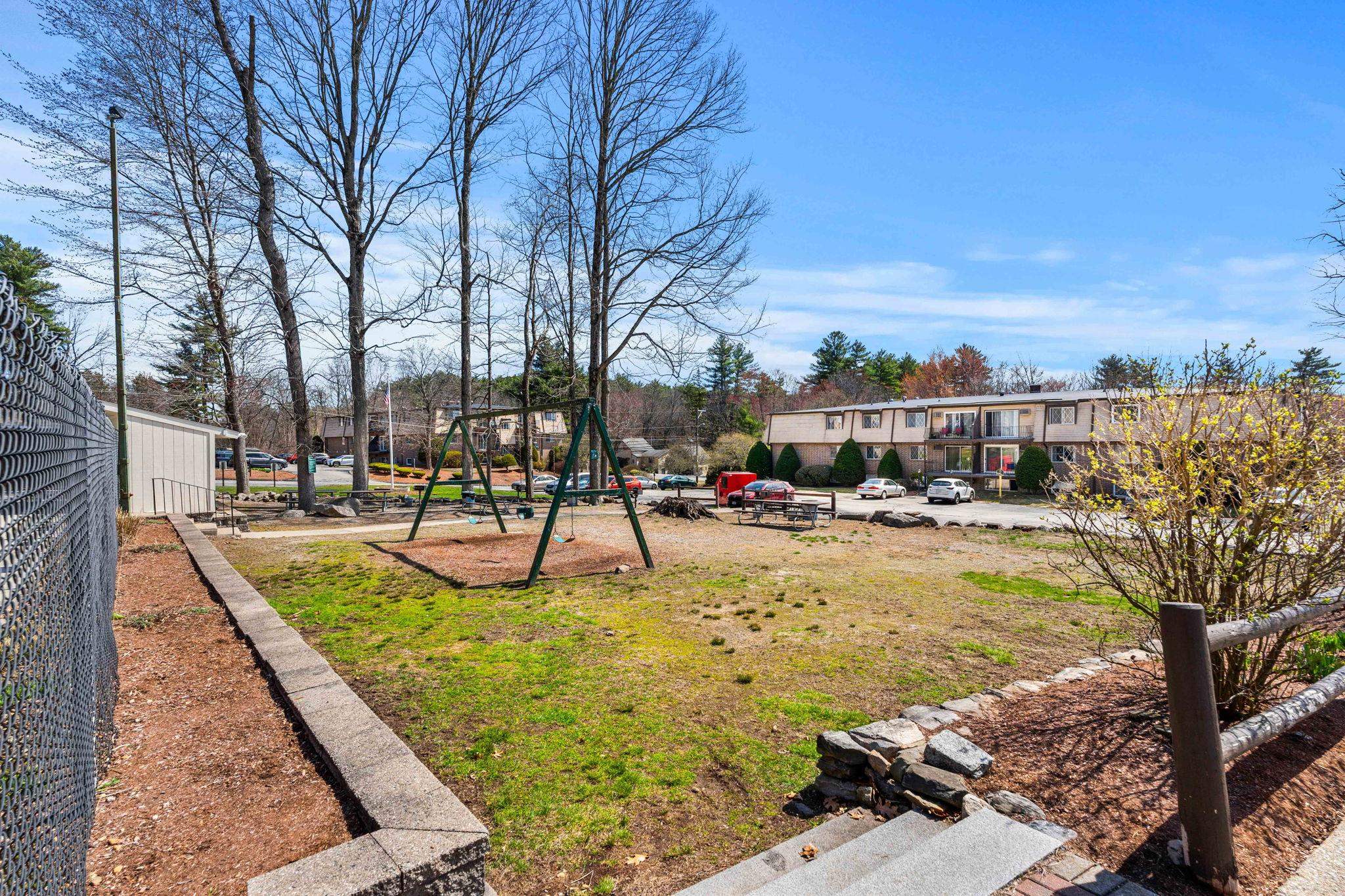 2 Silvestri Cir #4, Derry, NH 03038