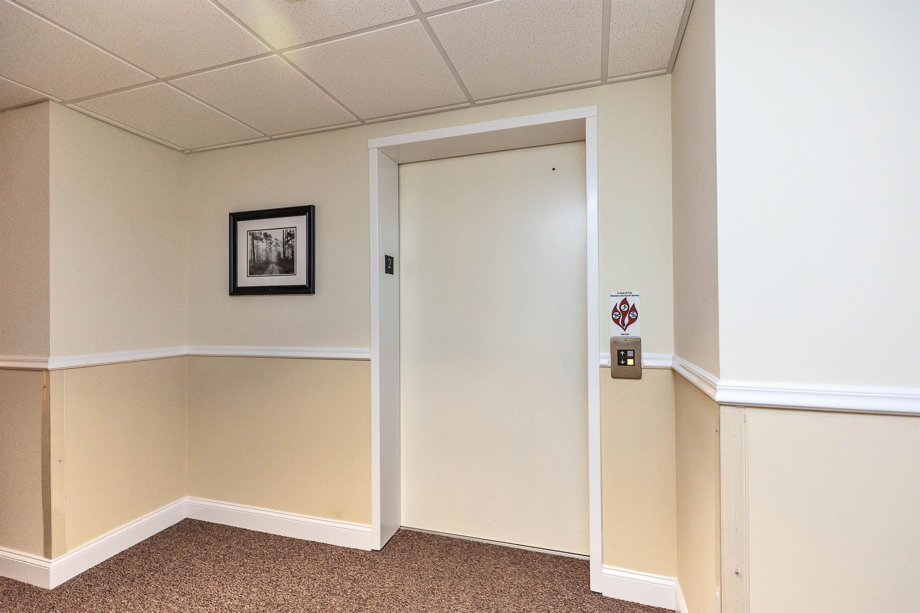 16 Vista Ridge Dr, Londonderry, NH 03053