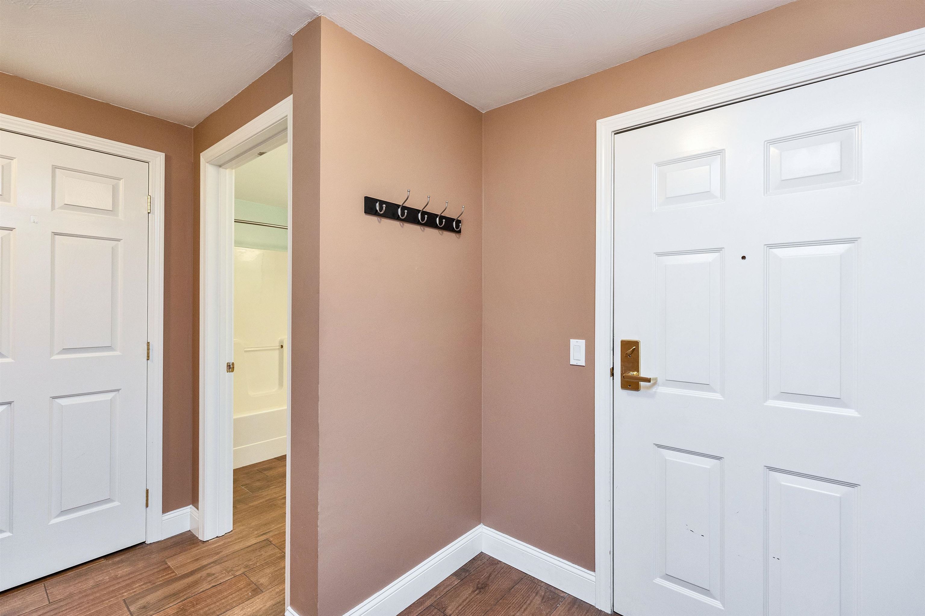 16 Vista Ridge Dr, Londonderry, NH 03053