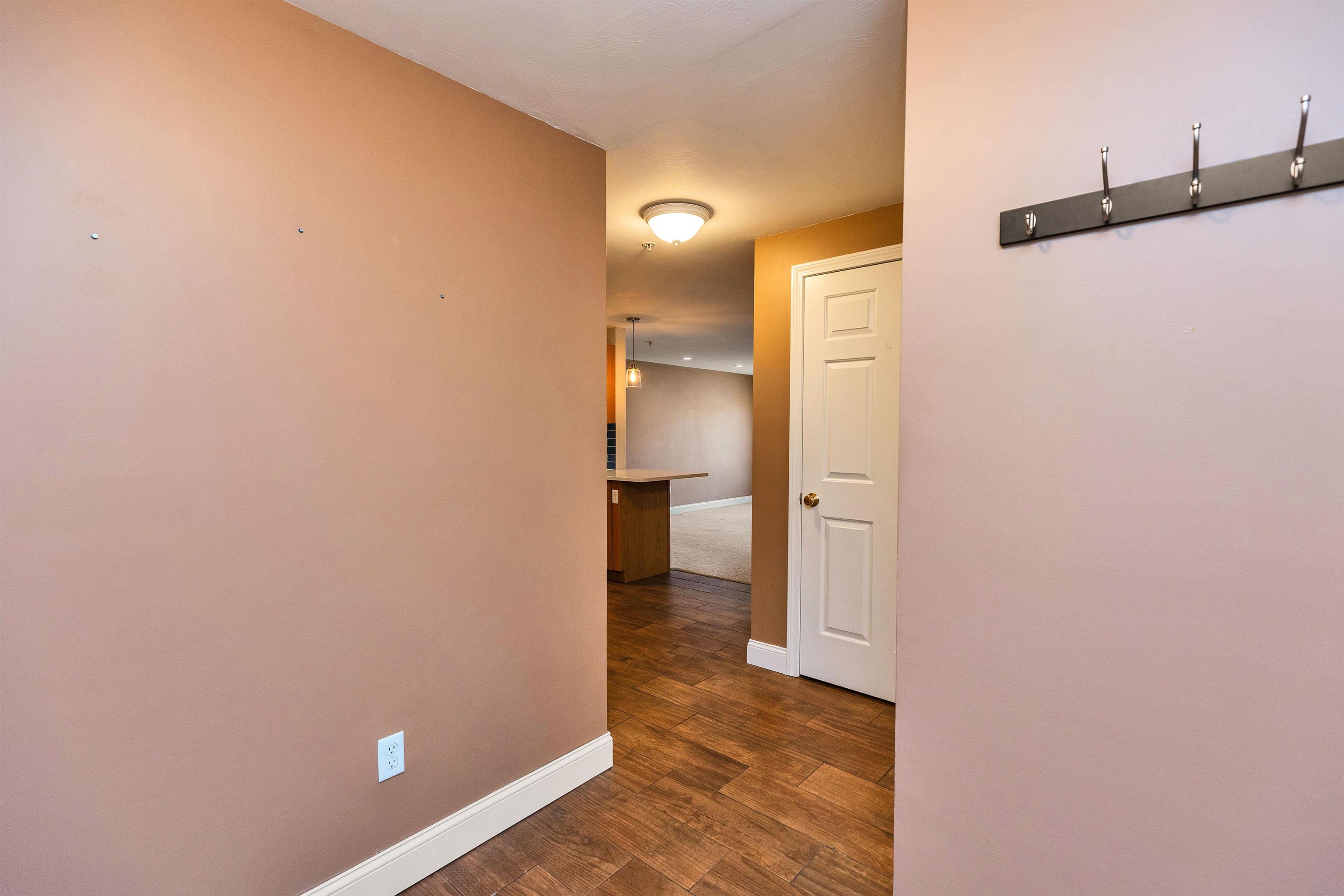 16 Vista Ridge Dr, Londonderry, NH 03053