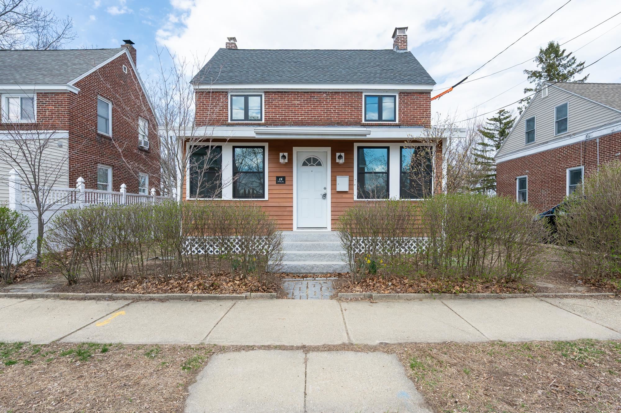 Nashua NH&nbsp;Home for sale $389,900 $364 per sq.ft.