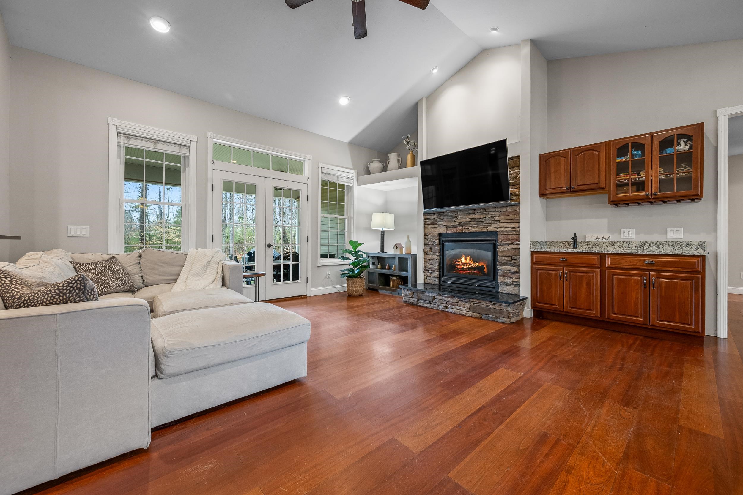 79 Jefferson Cir, Conway, NH 03813