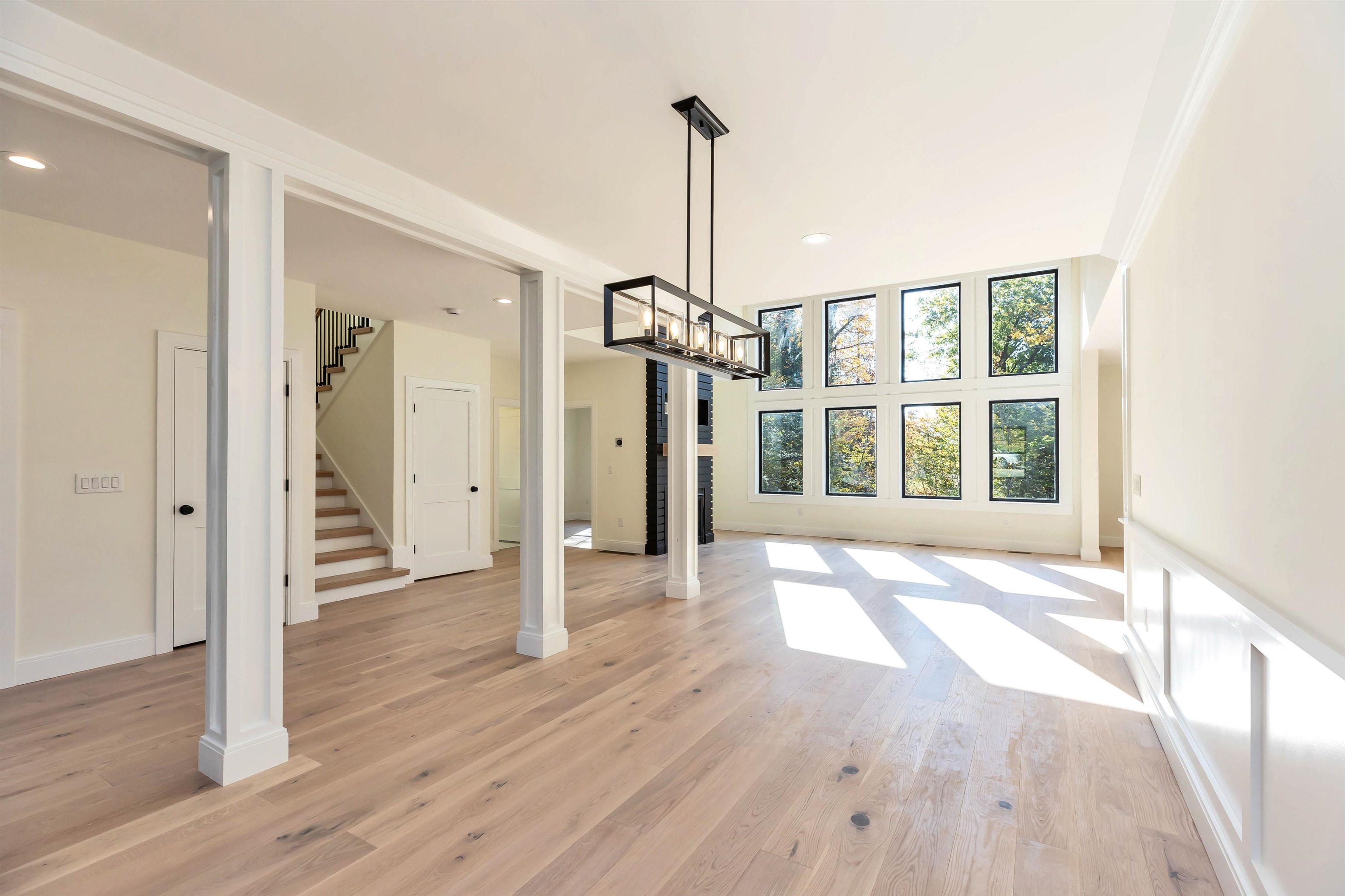 Eat-in dining area opens to the kitchen!