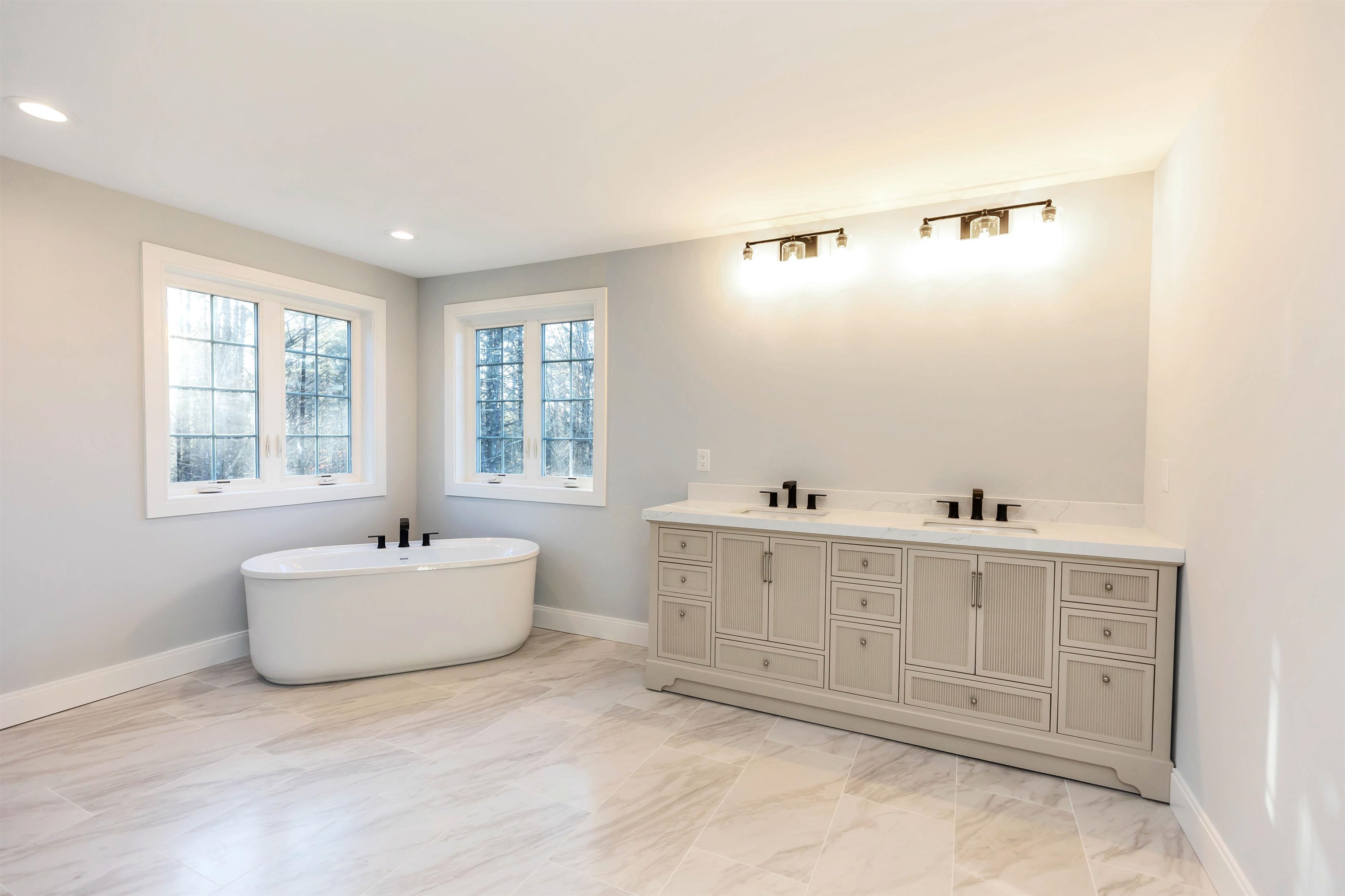 Relaxing soaking tub!