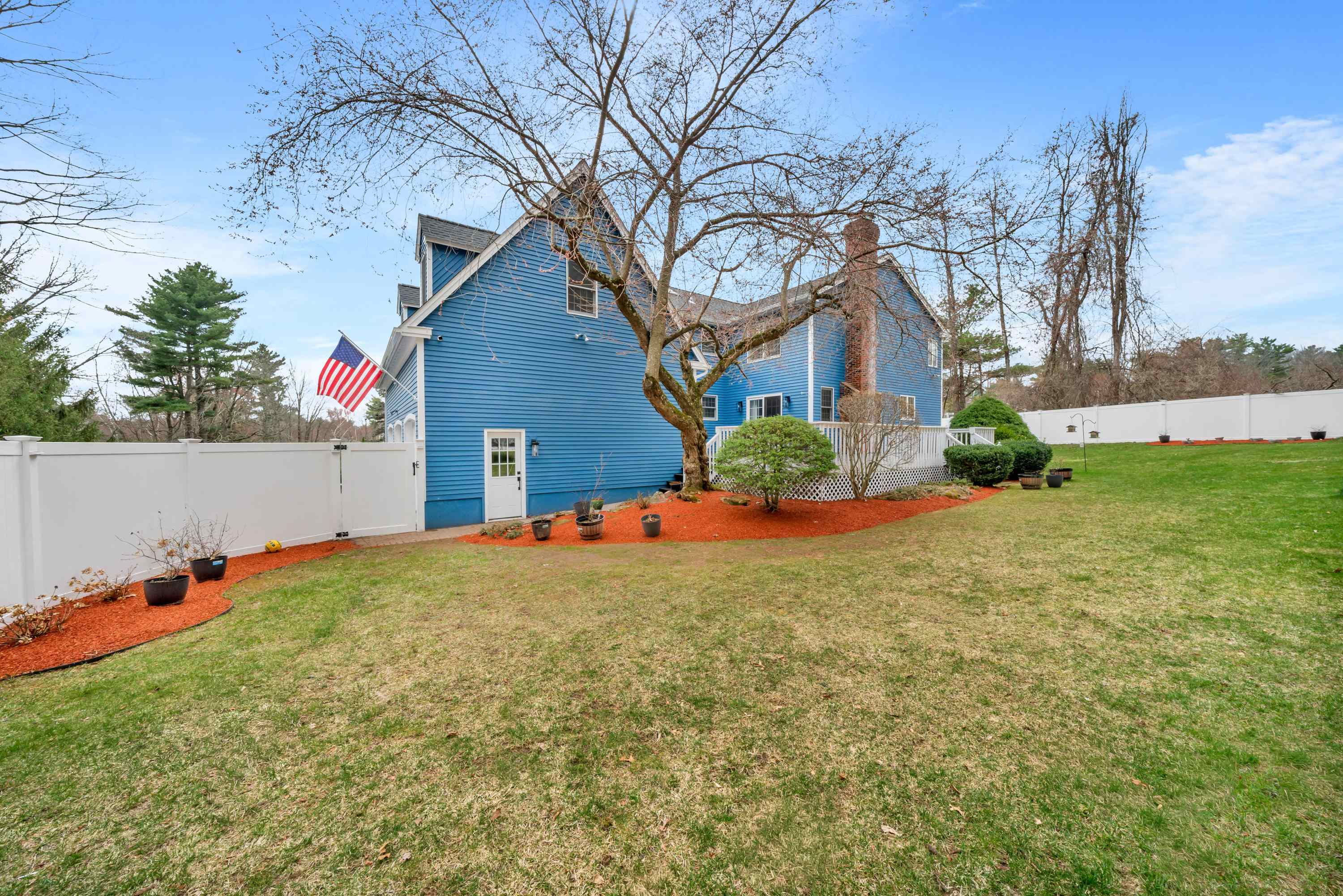 5 Bedros St, Windham, NH 03087