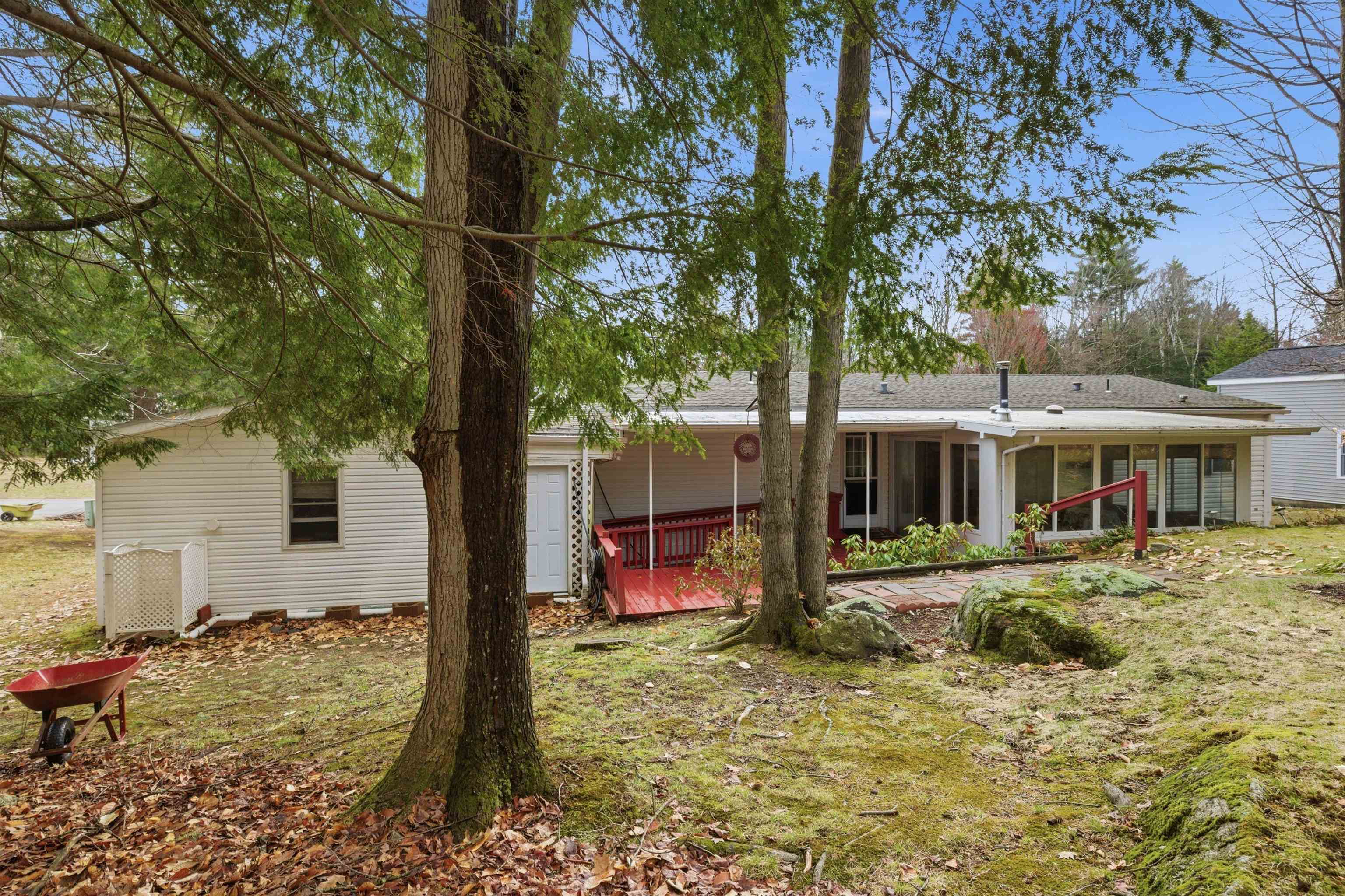 407 Darby Dr, Belmont, NH 03220