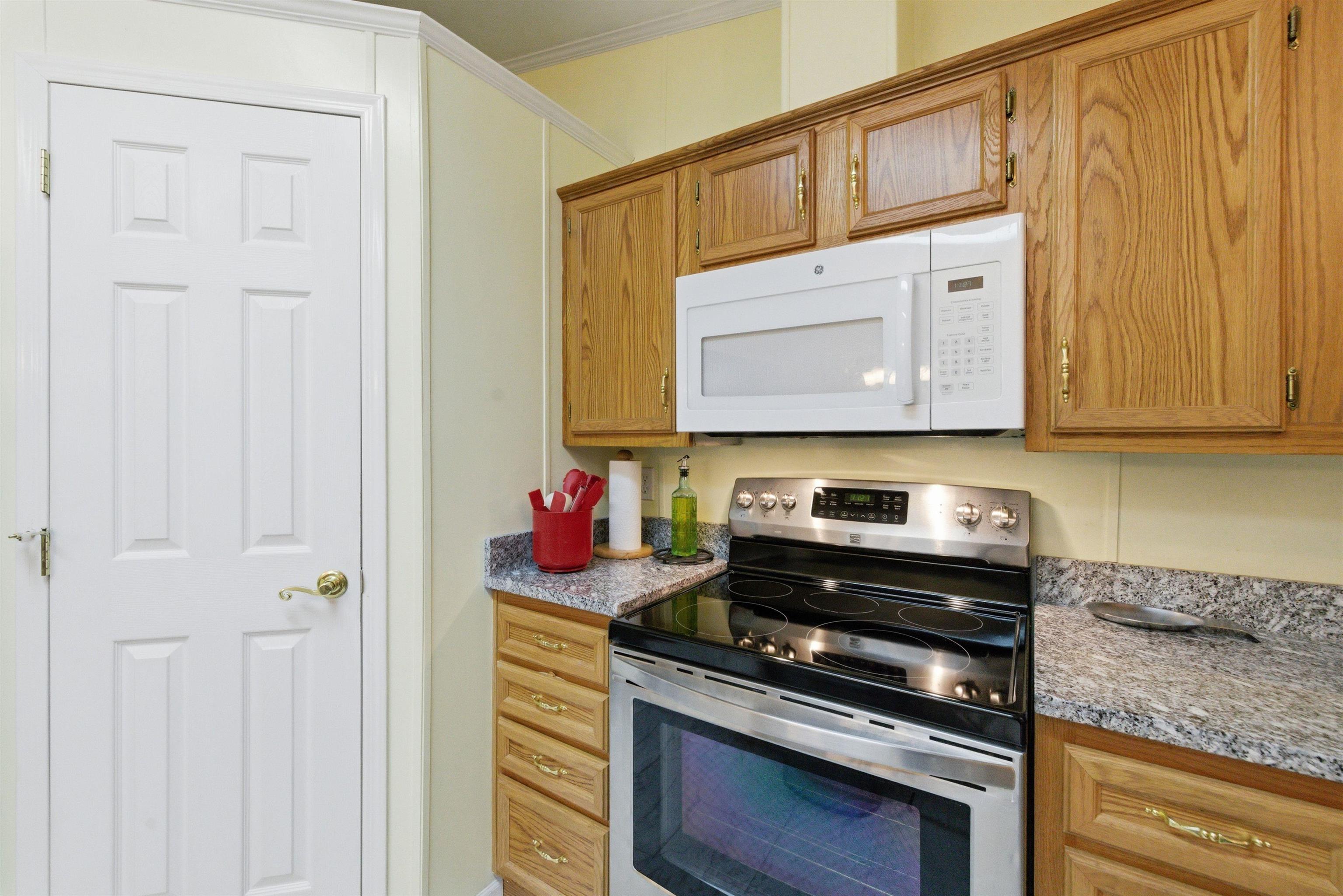 407 Darby Dr, Belmont, NH 03220